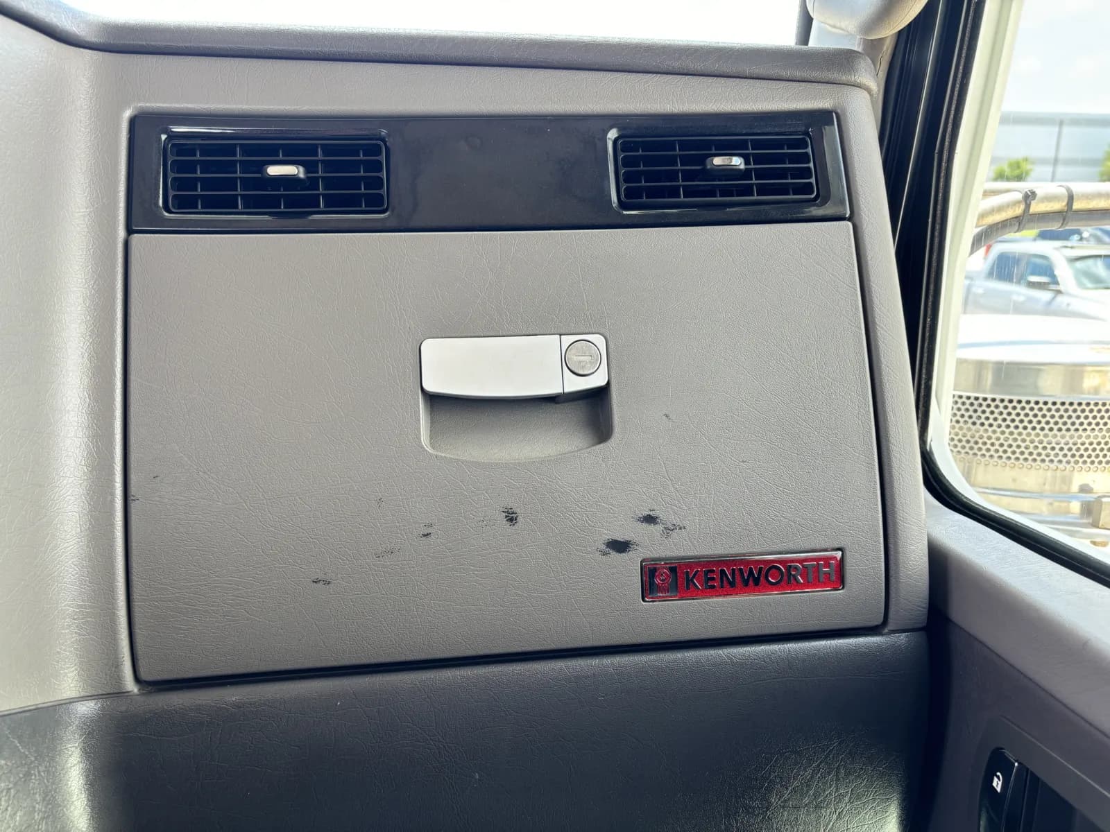 2013 Kenworth T800 — photo 19