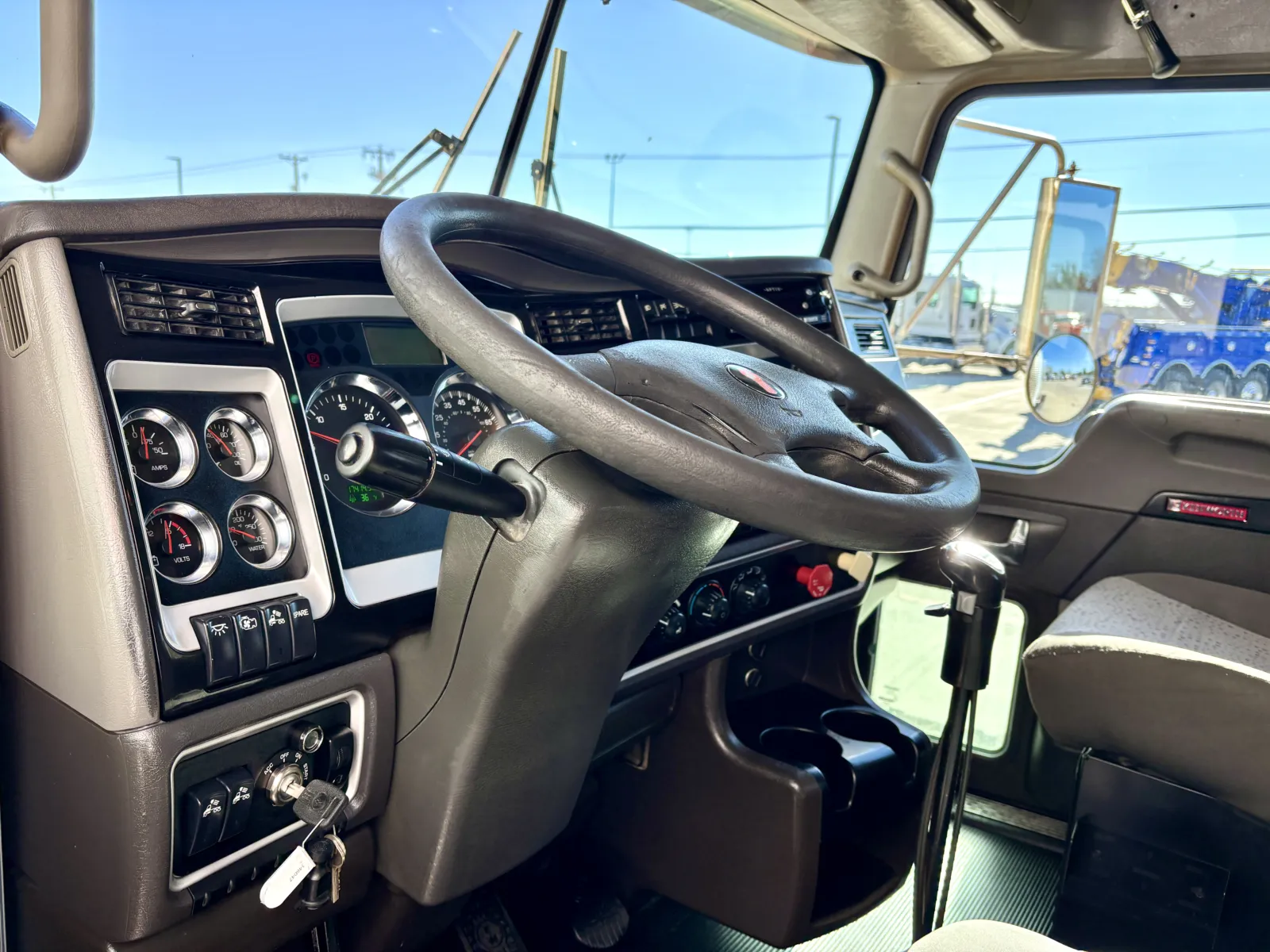 2013 Kenworth T800 — photo 15