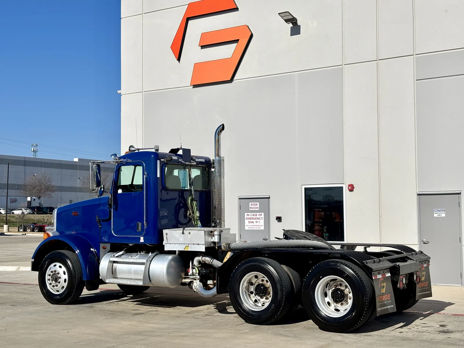 2016 Peterbilt 365 — photo 6