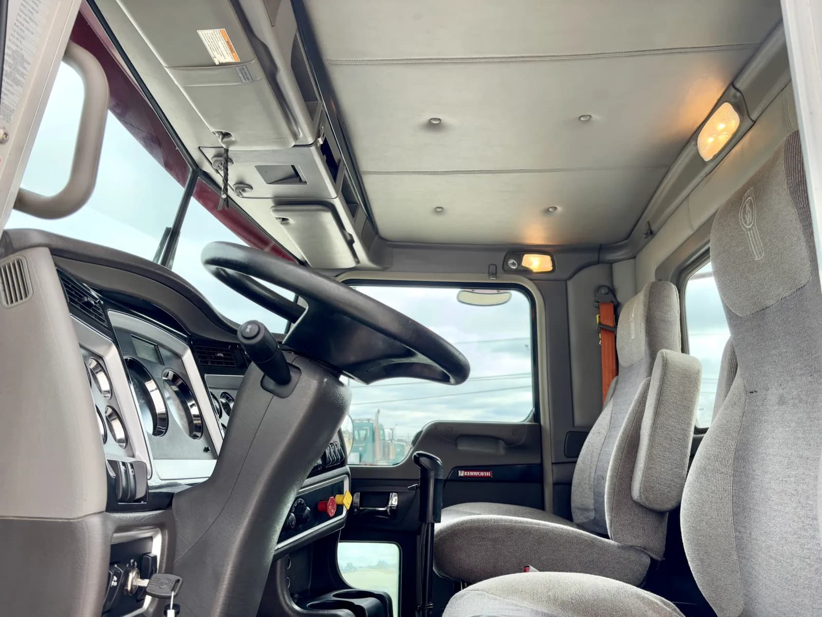 2020 Kenworth T800 — photo 14