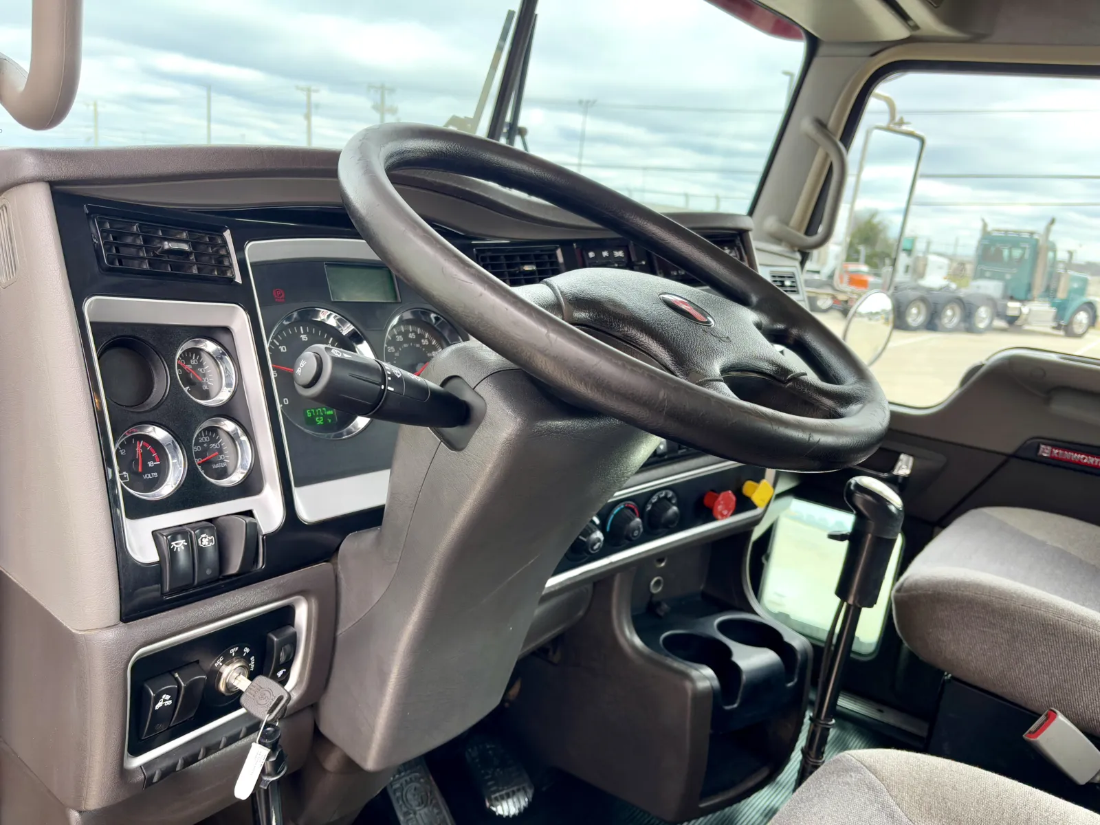 2020 Kenworth T800 — photo 15