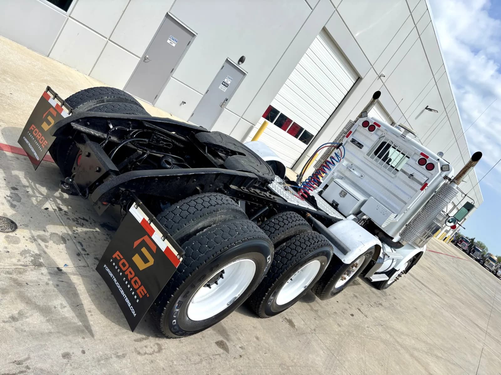 2001 Kenworth T800 — photo 11