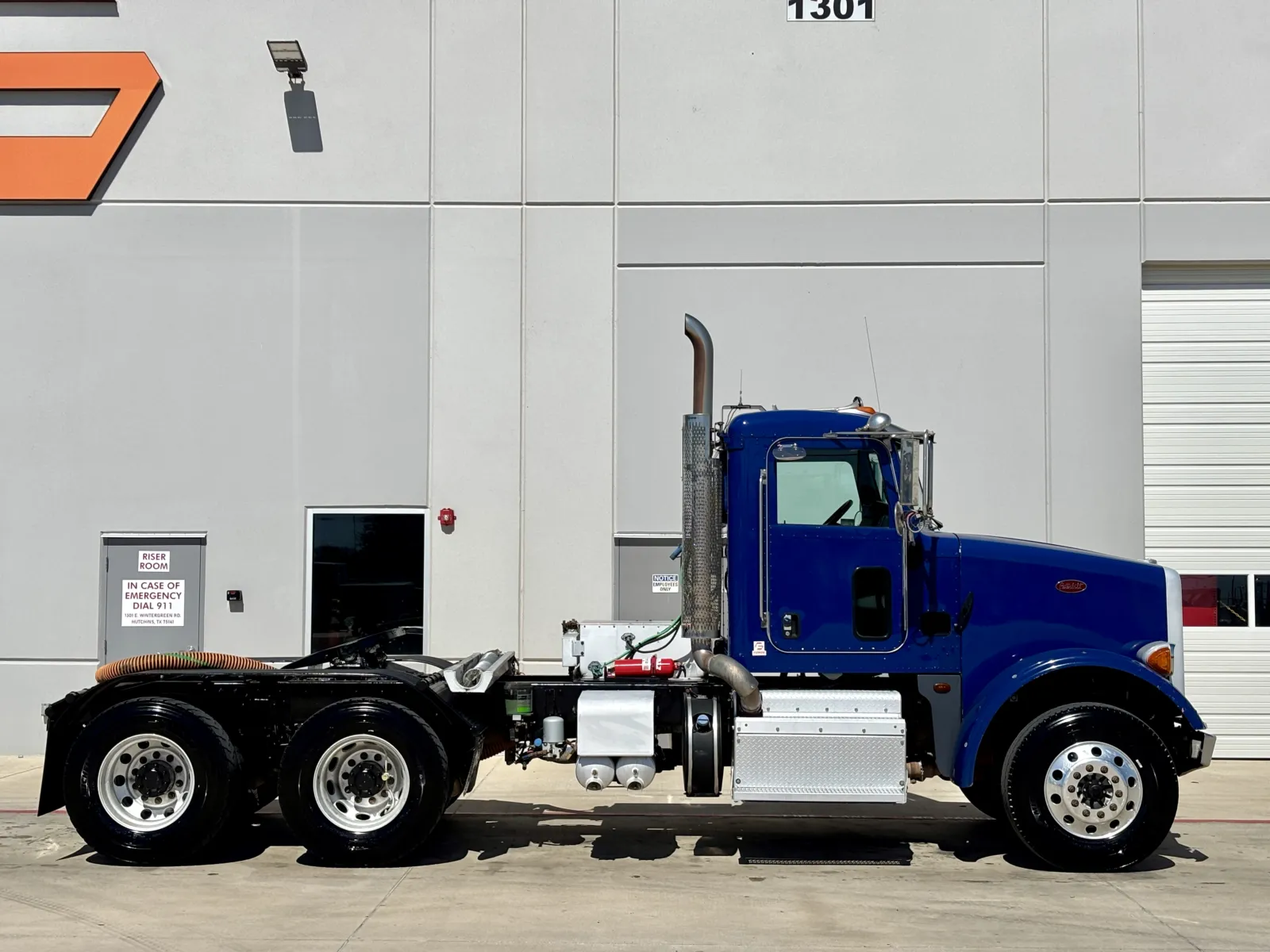 2016 Peterbilt 365 — photo 3
