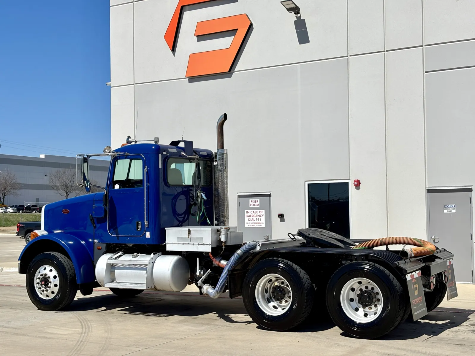 2016 Peterbilt 365 — photo 6