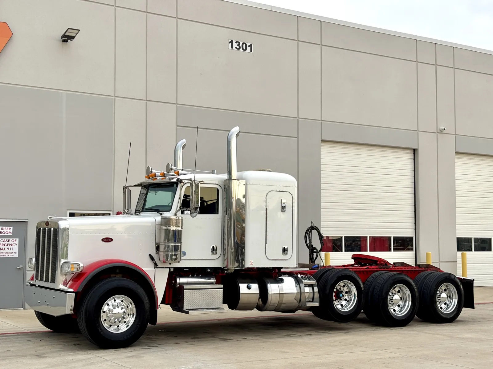2021 Peterbilt 389 — photo 2