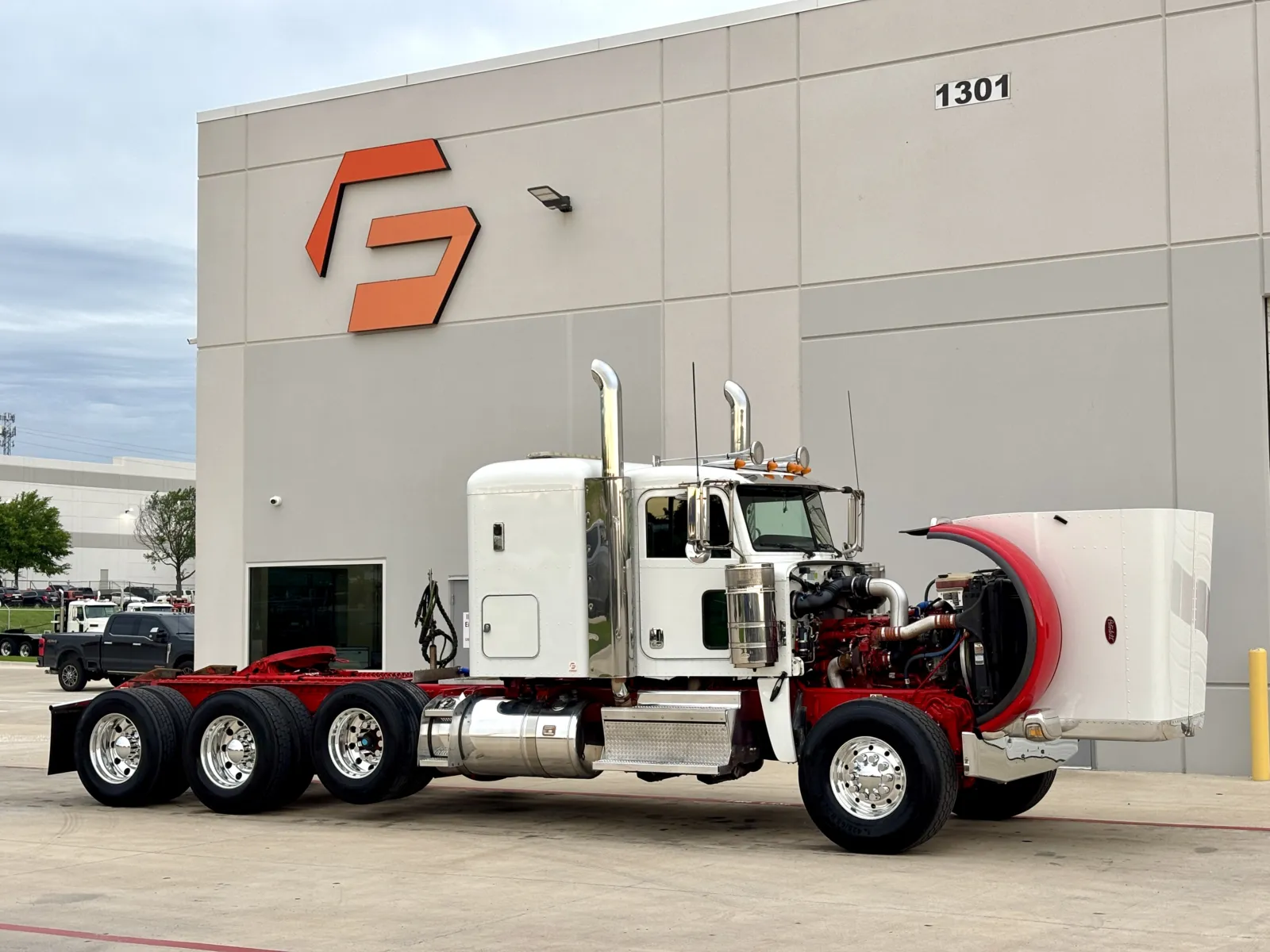 2021 Peterbilt 389 — photo 9