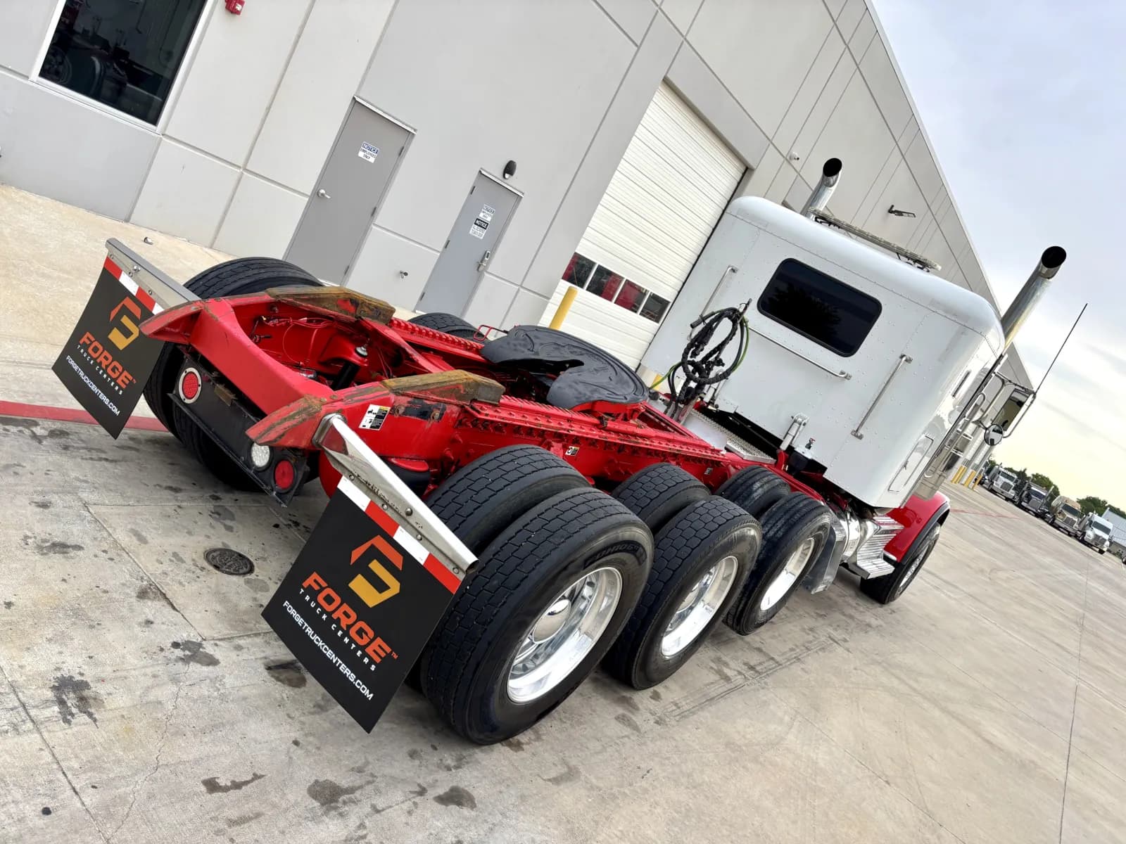 2021 Peterbilt 389 — photo 11