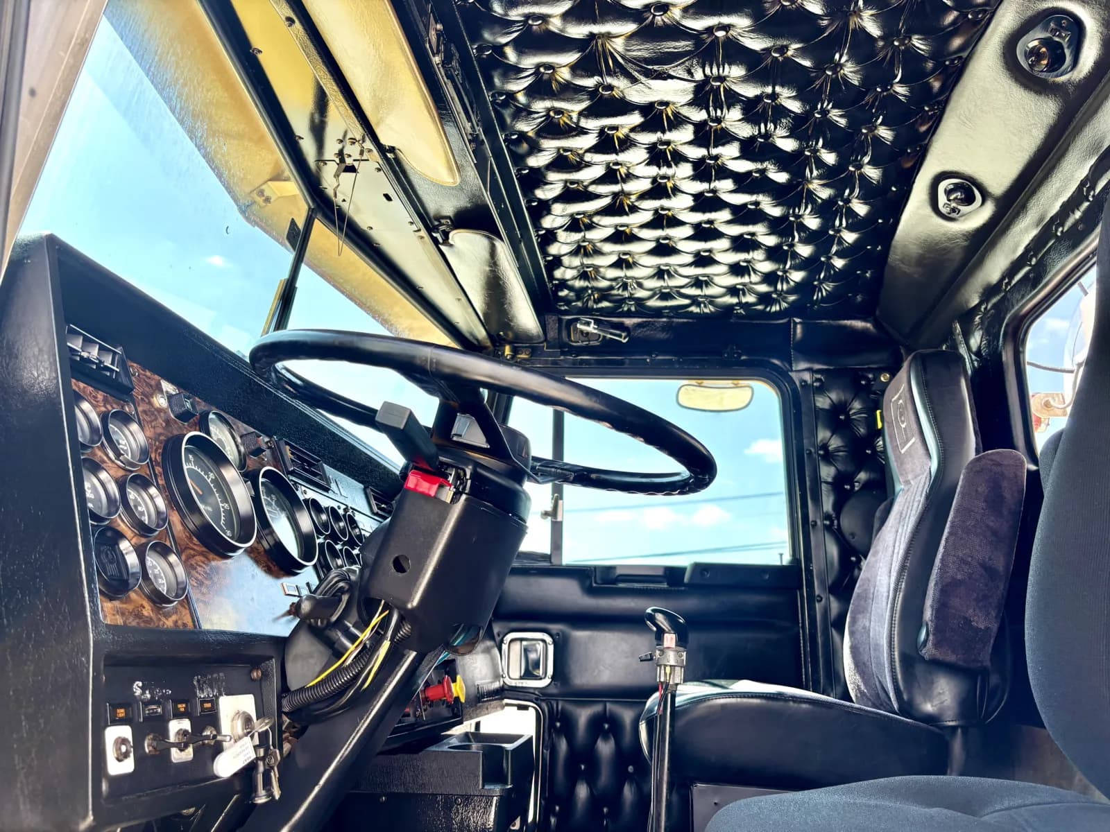 1998 Kenworth W900 — photo 14