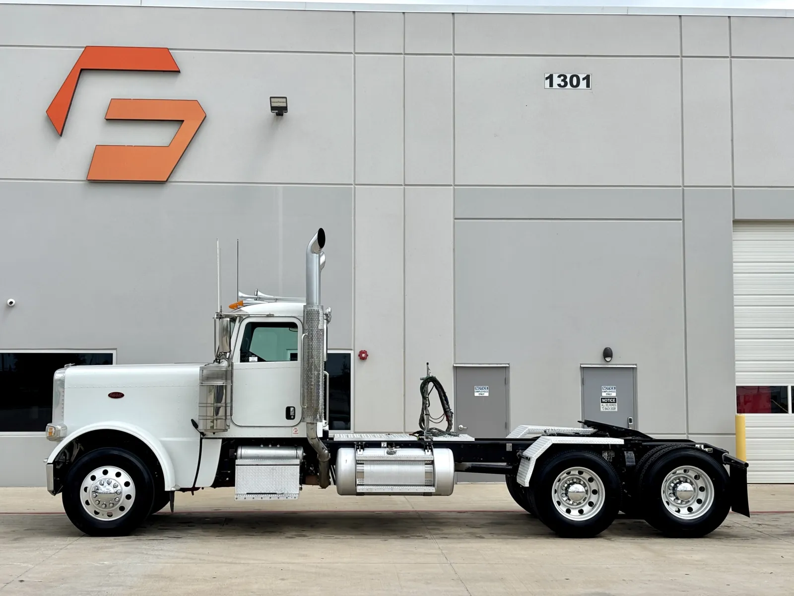 2020 Peterbilt 389 — photo 4
