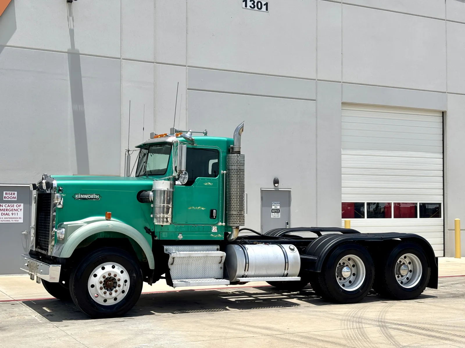 2003 Kenworth W900 — photo 2