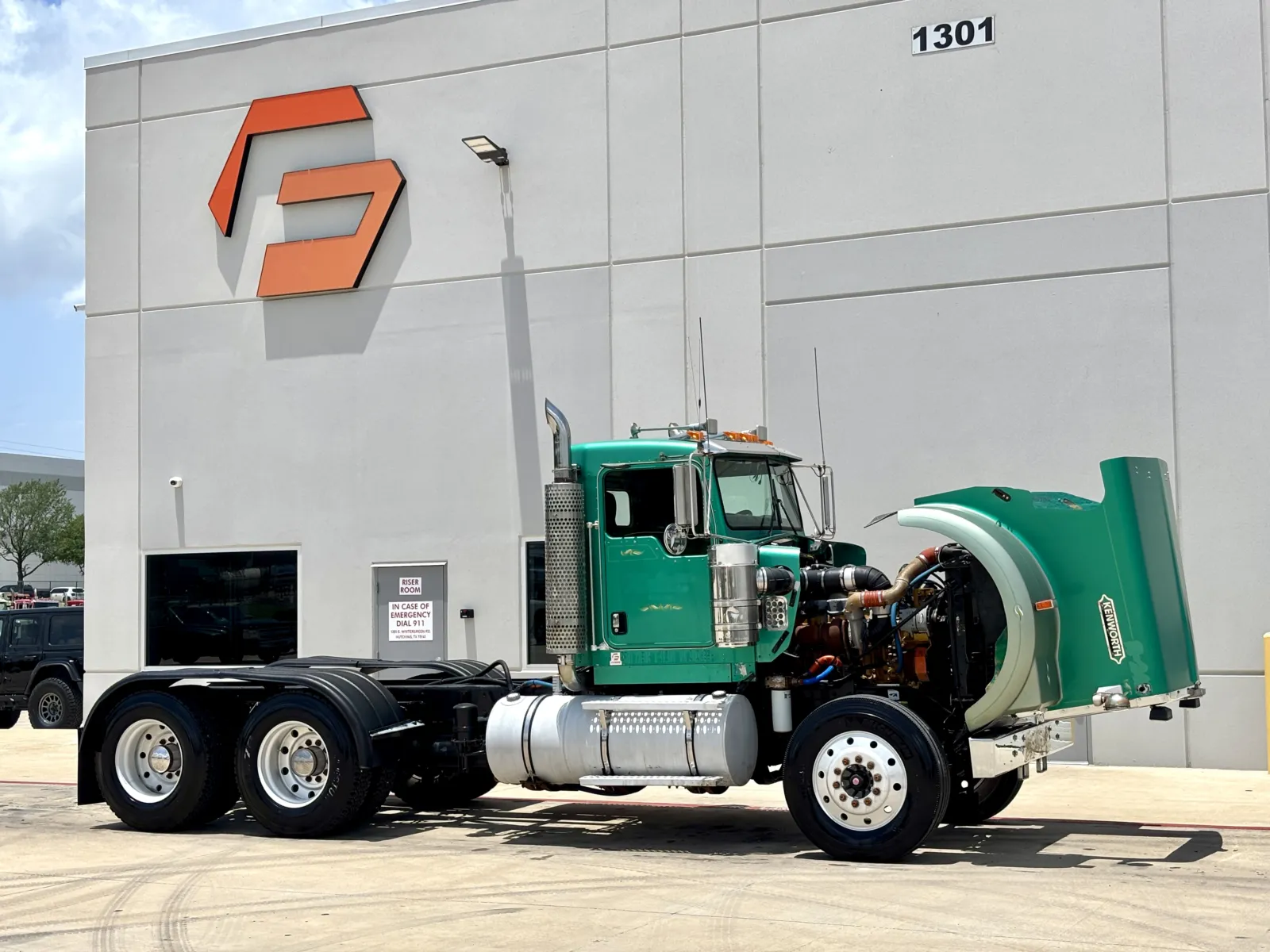 2003 Kenworth W900 — photo 9