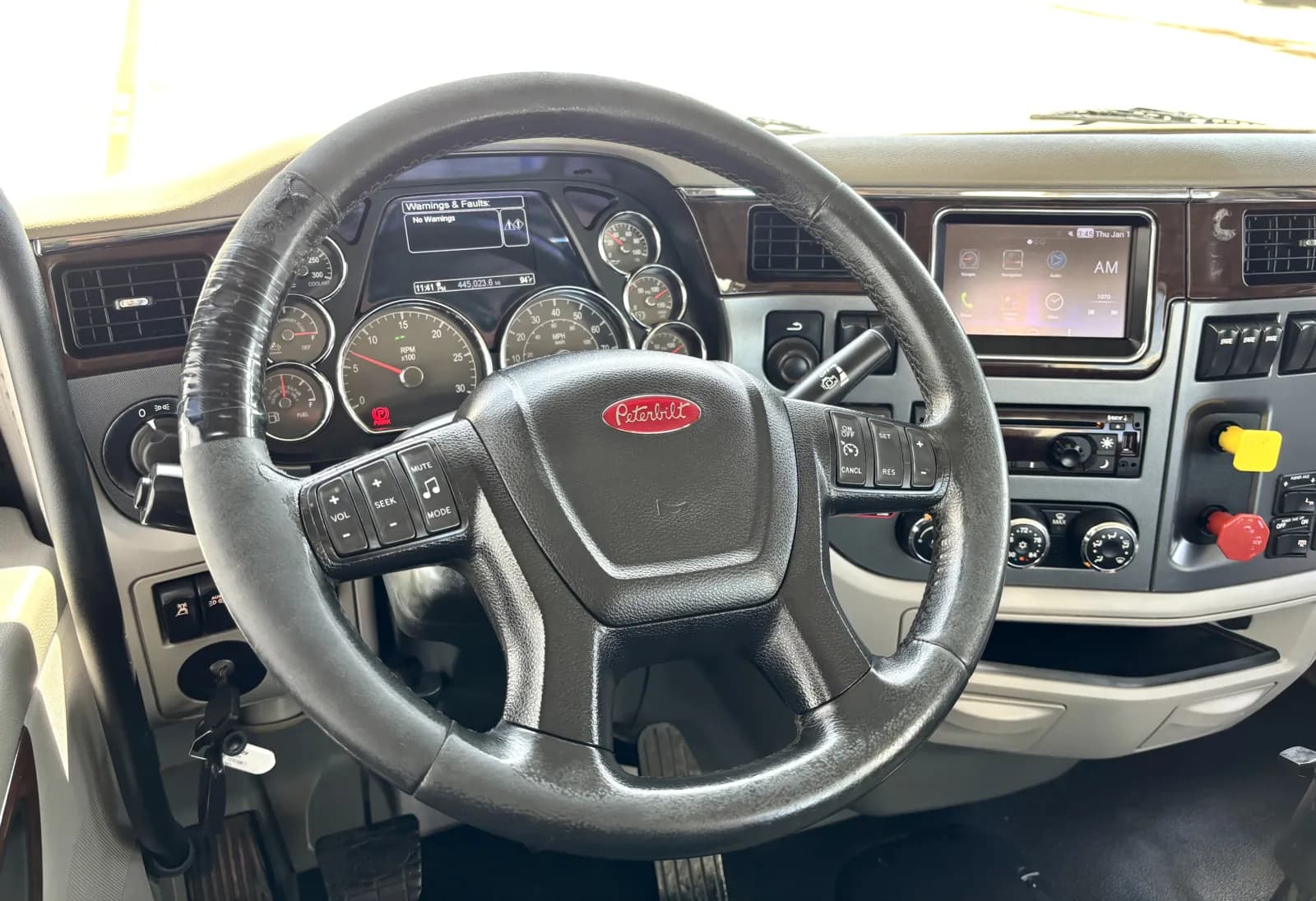 2019 Peterbilt 567 — photo 16