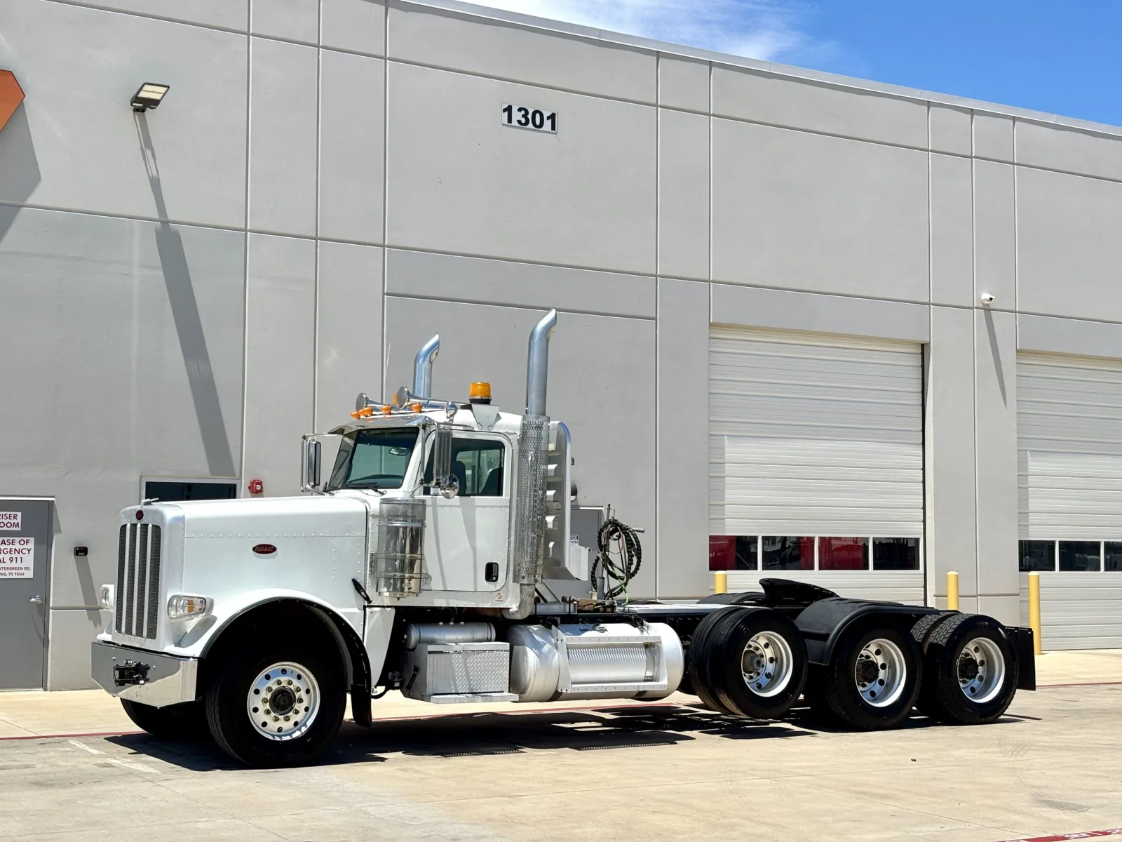 2015 Peterbilt 389 — photo 2