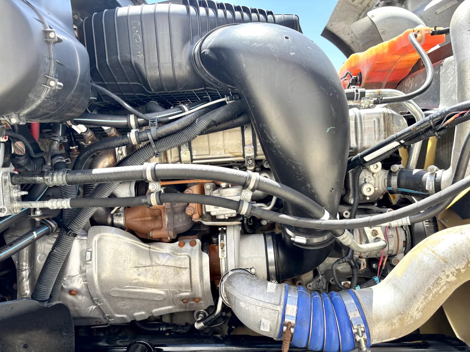 2016 Freightliner 122SD — photo 12