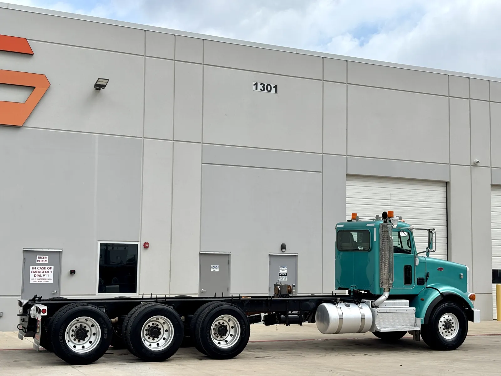 2013 Peterbilt 365 — photo 5