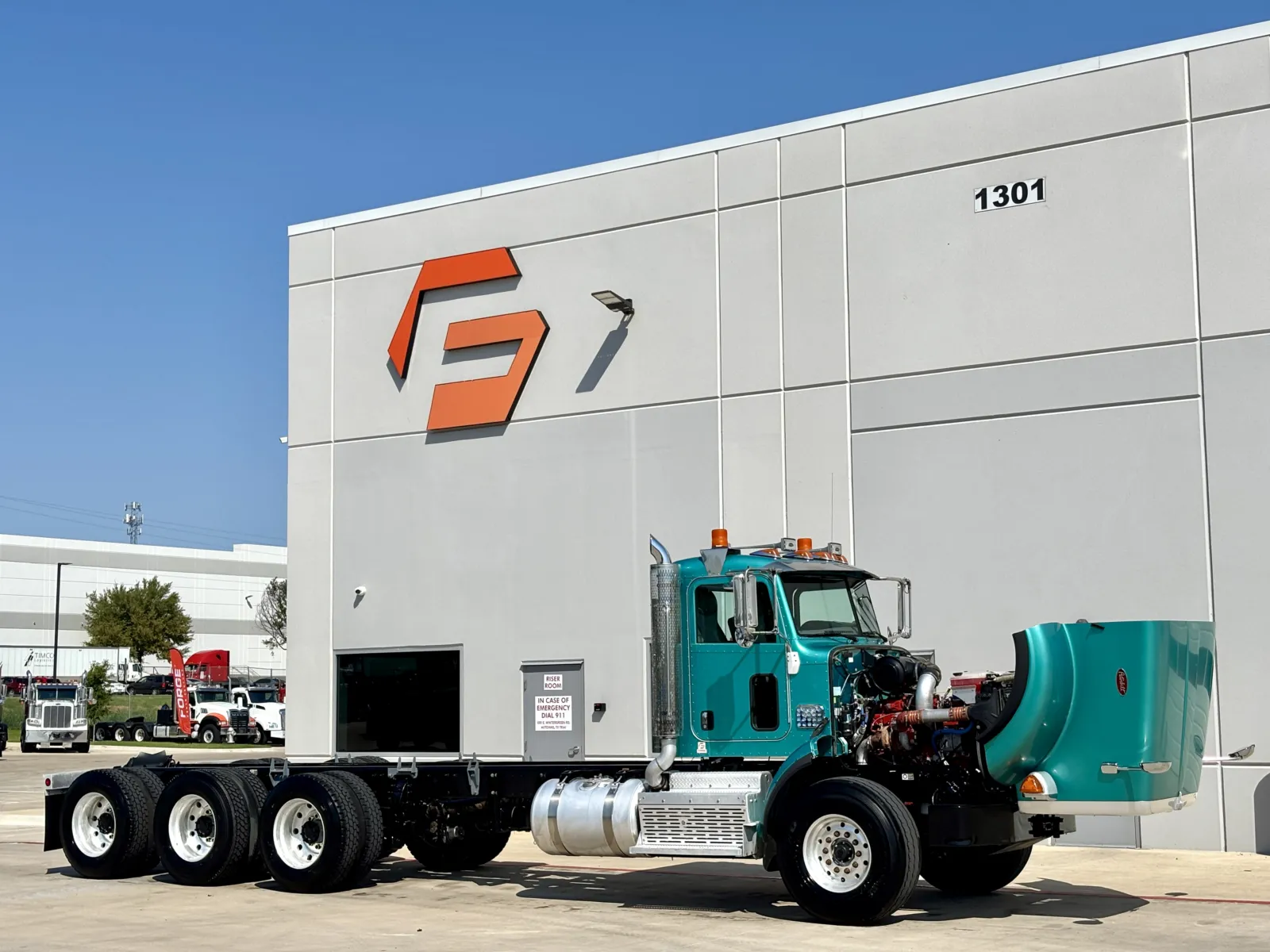 2014 Peterbilt 365 — photo 9