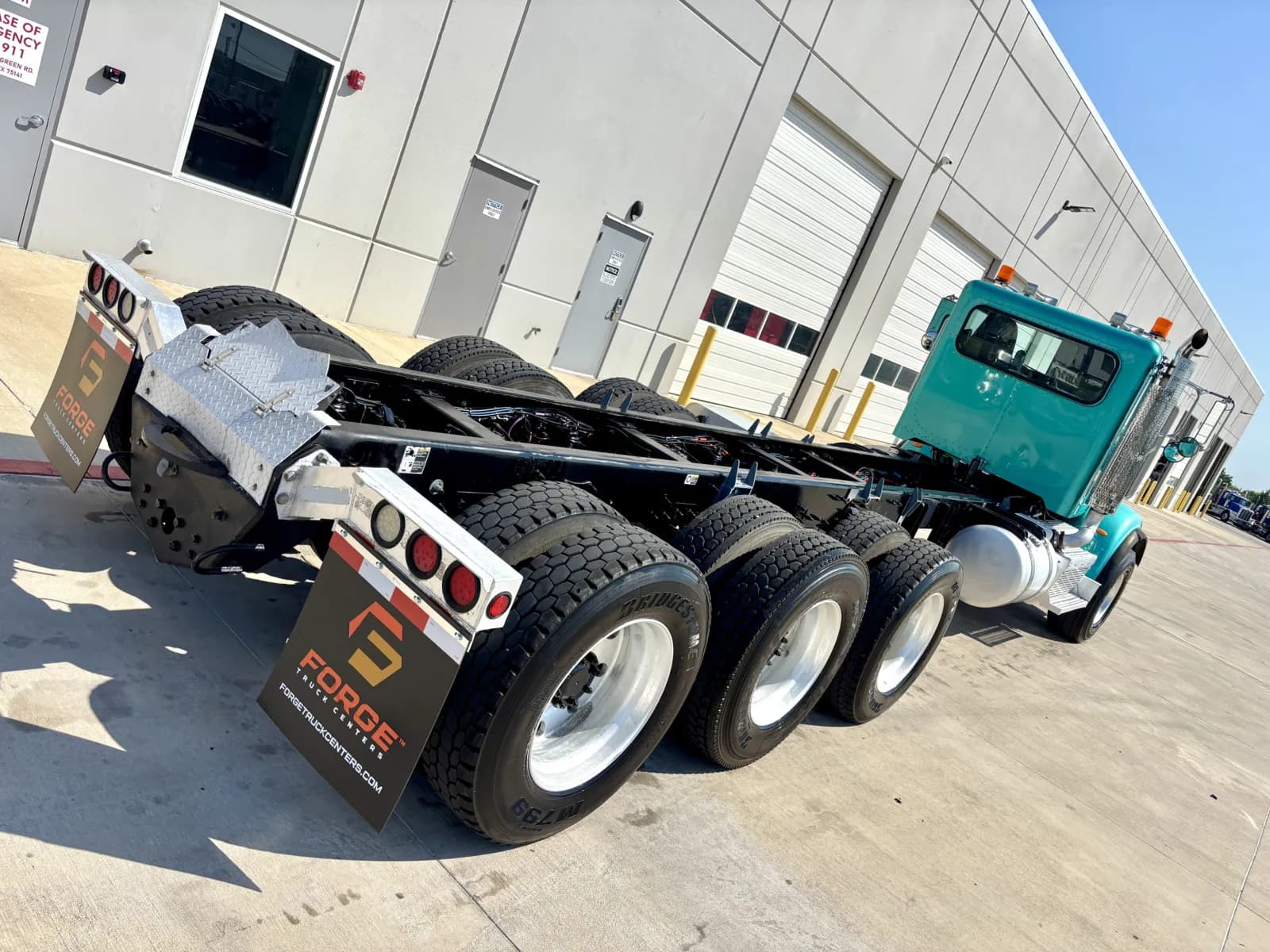 2014 Peterbilt 365 — photo 11