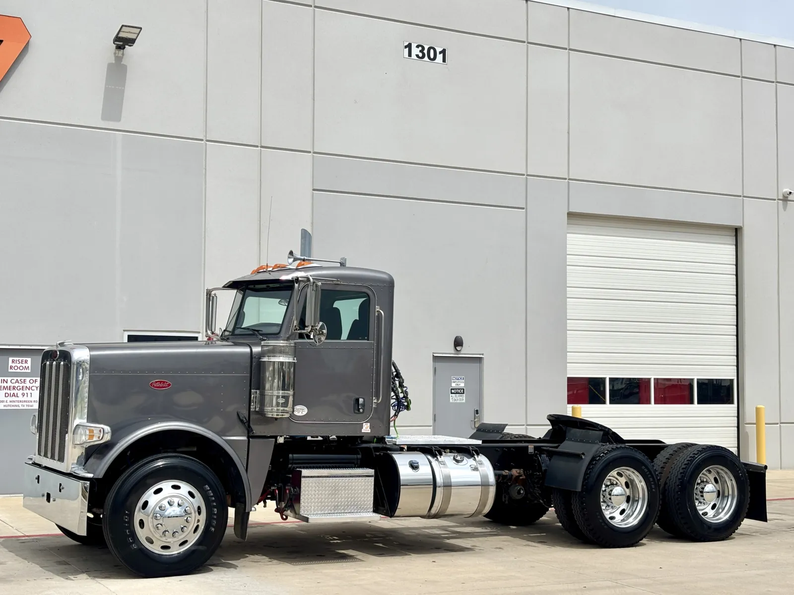 2022 Peterbilt 389 — photo 2