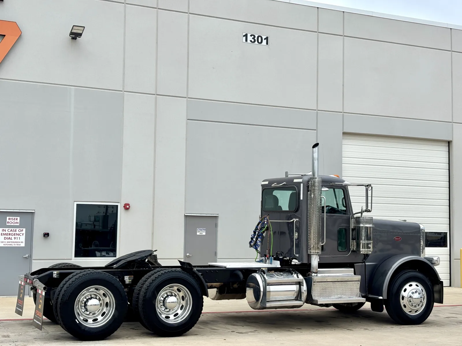 2022 Peterbilt 389 — photo 5