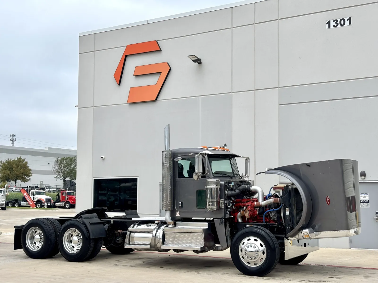 2022 Peterbilt 389 — photo 9
