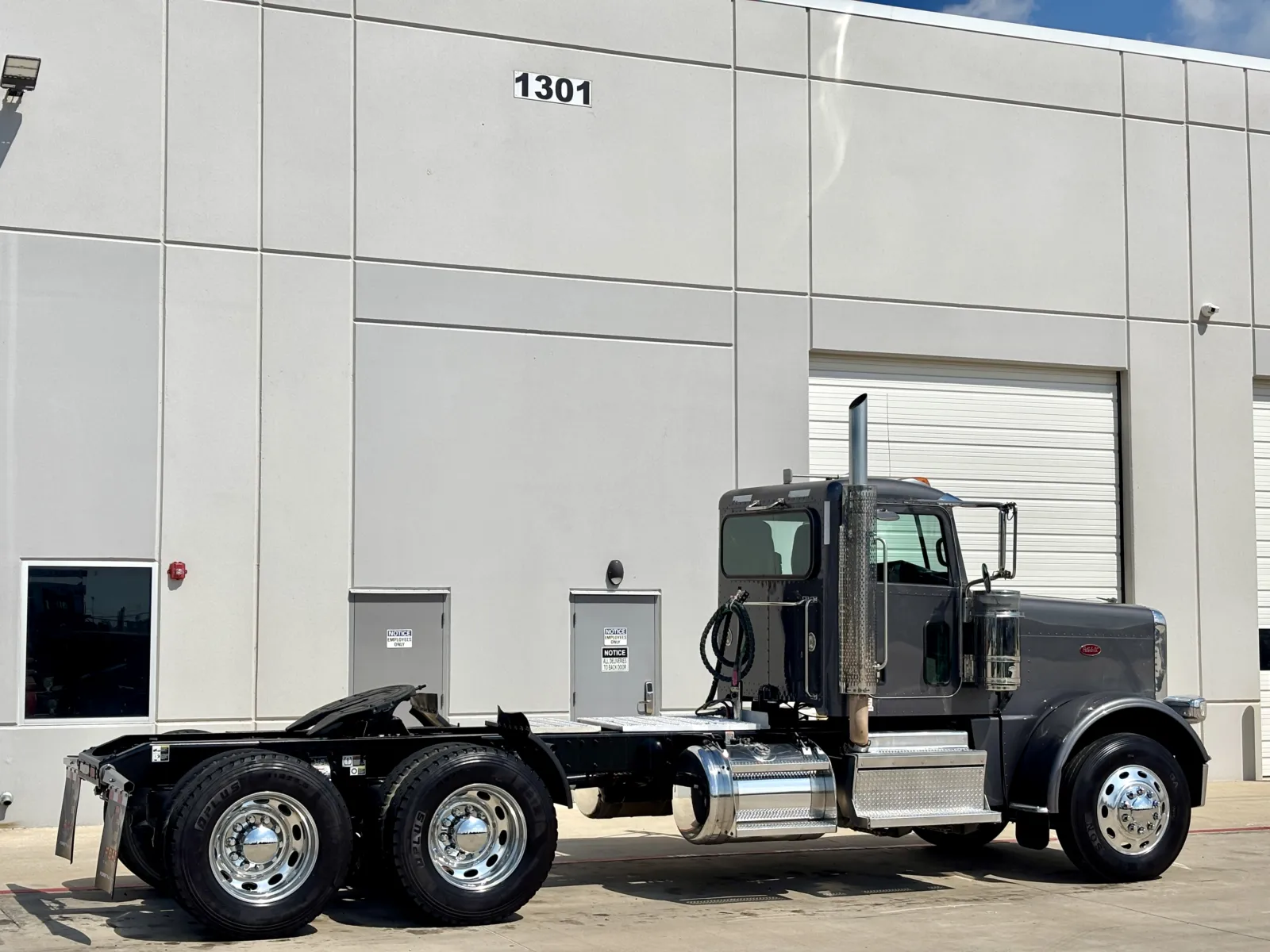 2022 Peterbilt 389 — photo 5