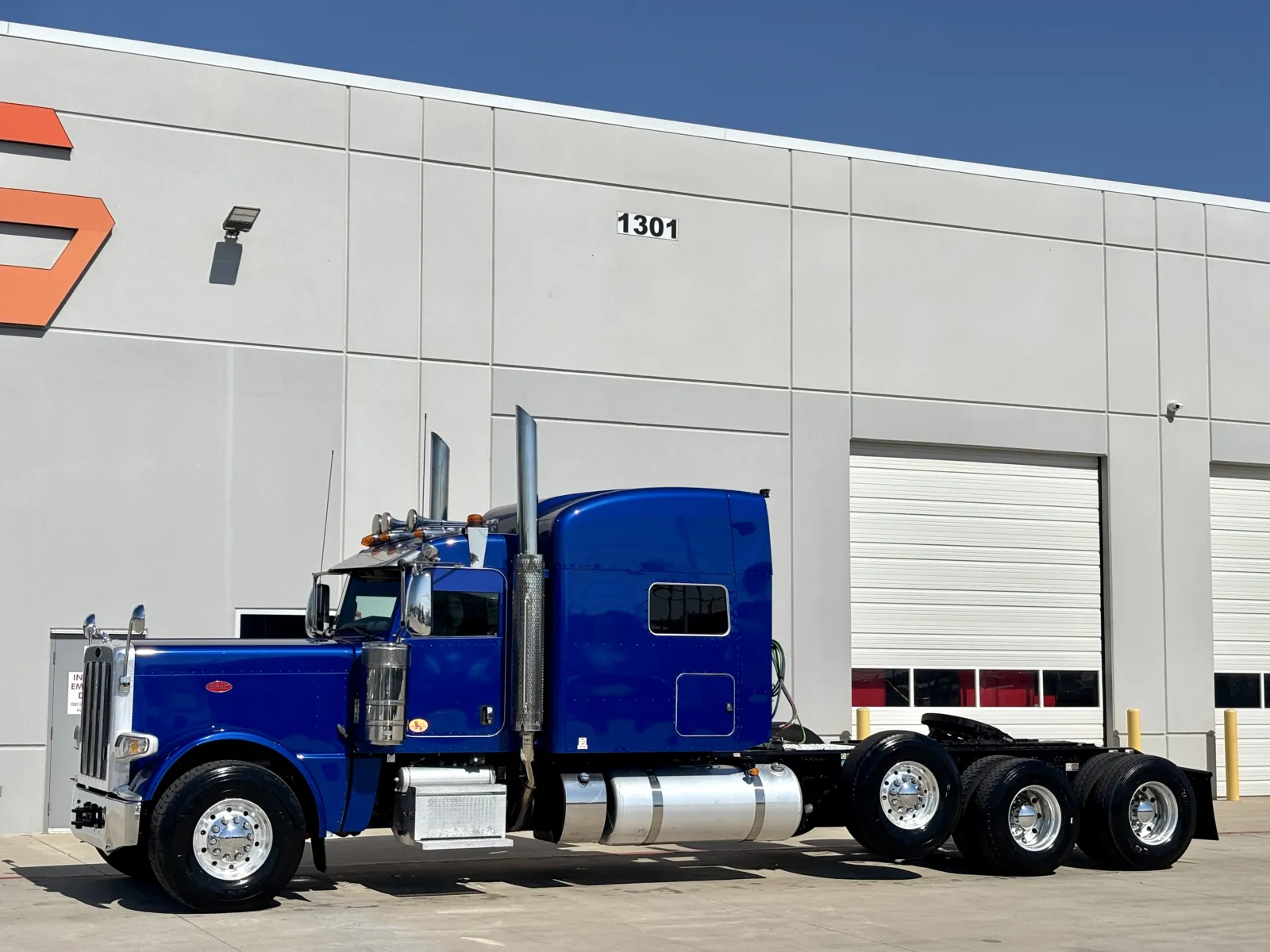 2024 Peterbilt 389 — photo 2