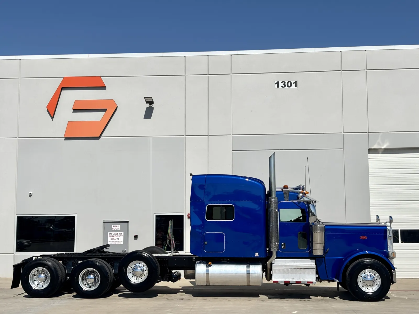 2024 Peterbilt 389 — photo 3