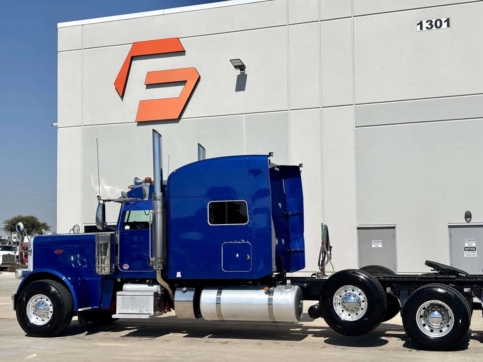 2024 Peterbilt 389 — photo 8