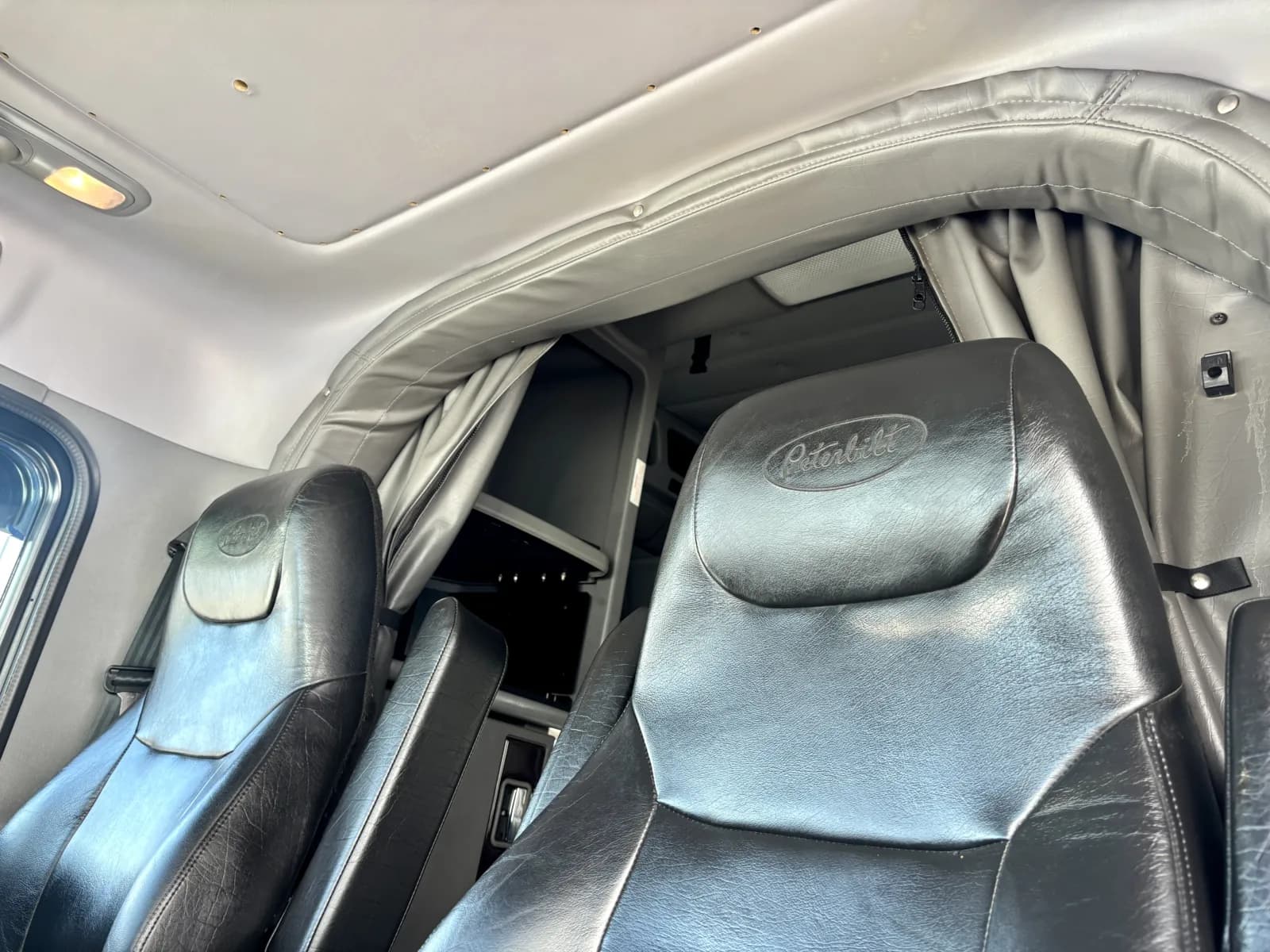 2024 Peterbilt 389 — photo 20