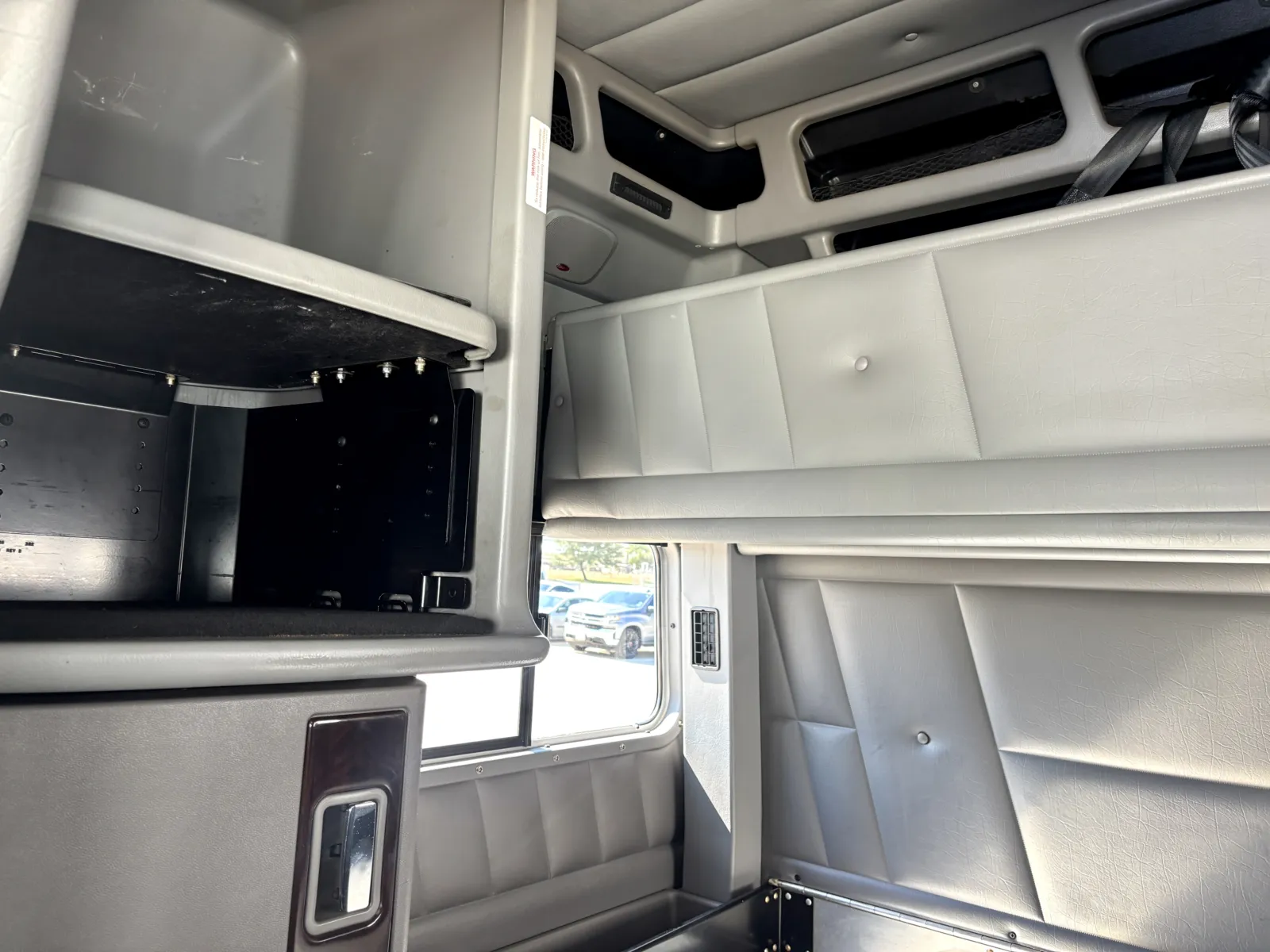 2024 Peterbilt 389 — photo 21