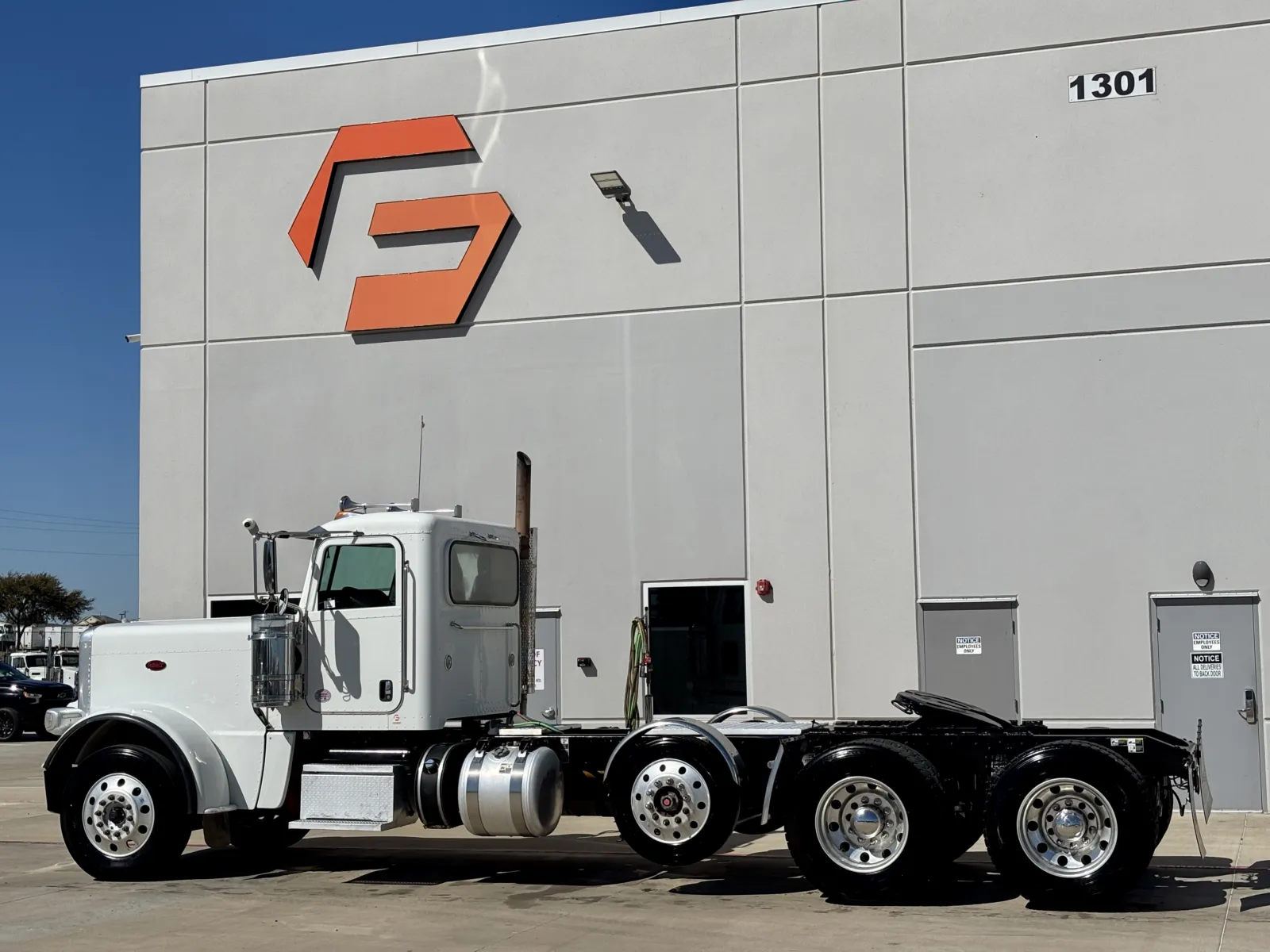 2020 Peterbilt 389 — photo 6