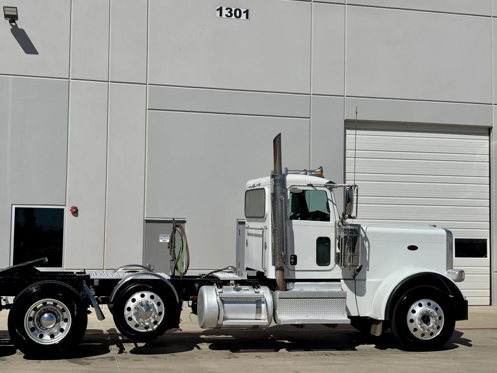2020 Peterbilt 389 — photo 7