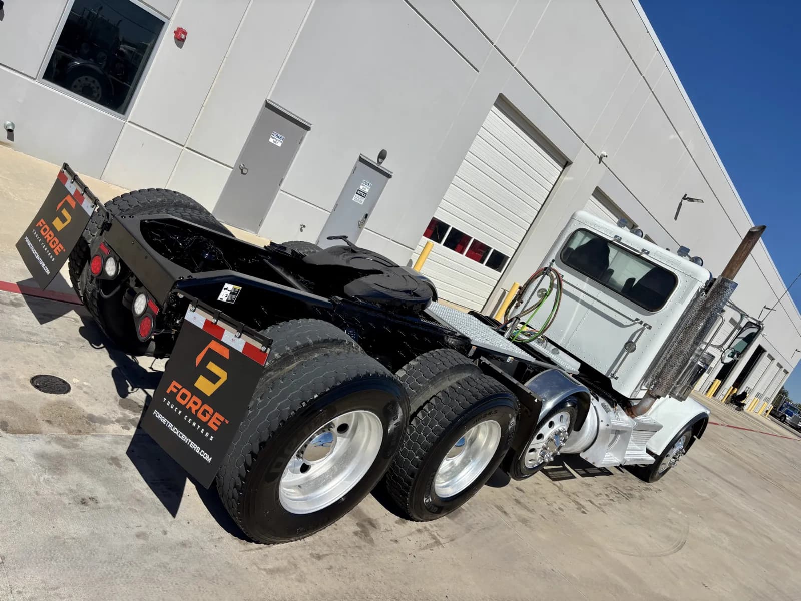 2020 Peterbilt 389 — photo 11