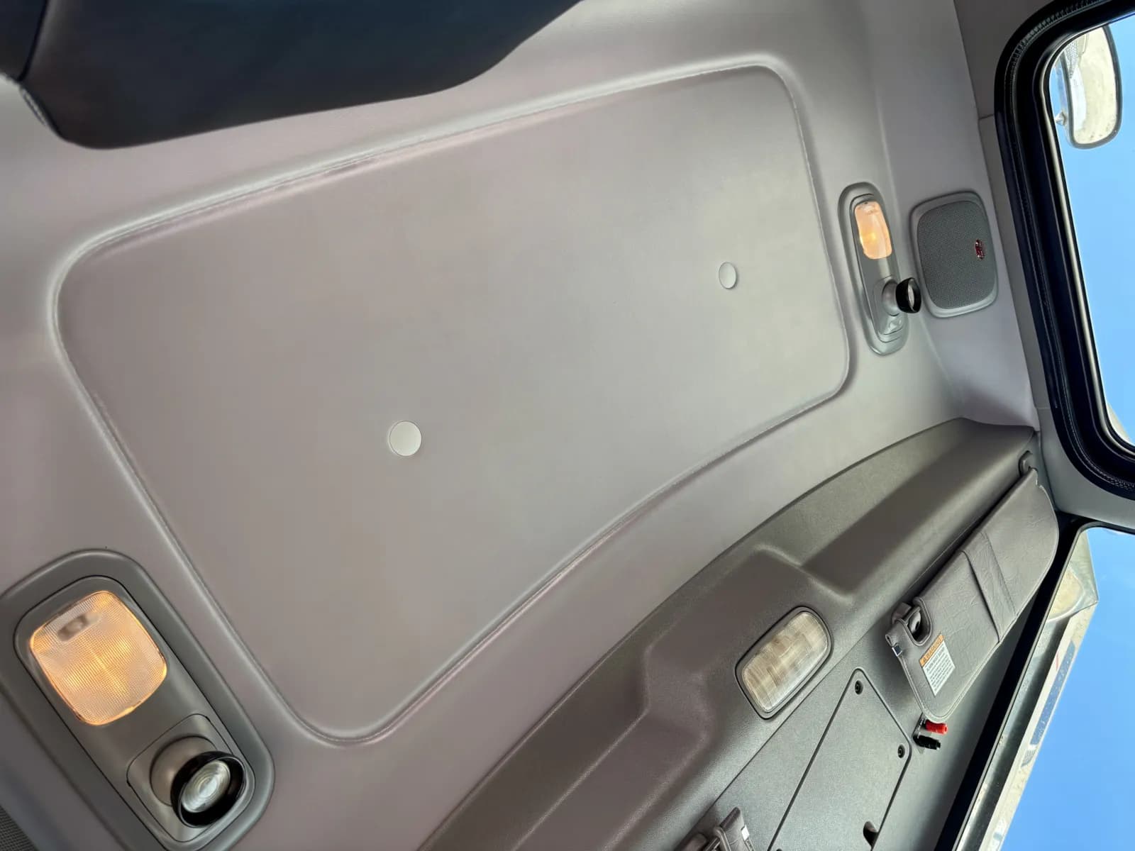 2020 Peterbilt 389 — photo 21