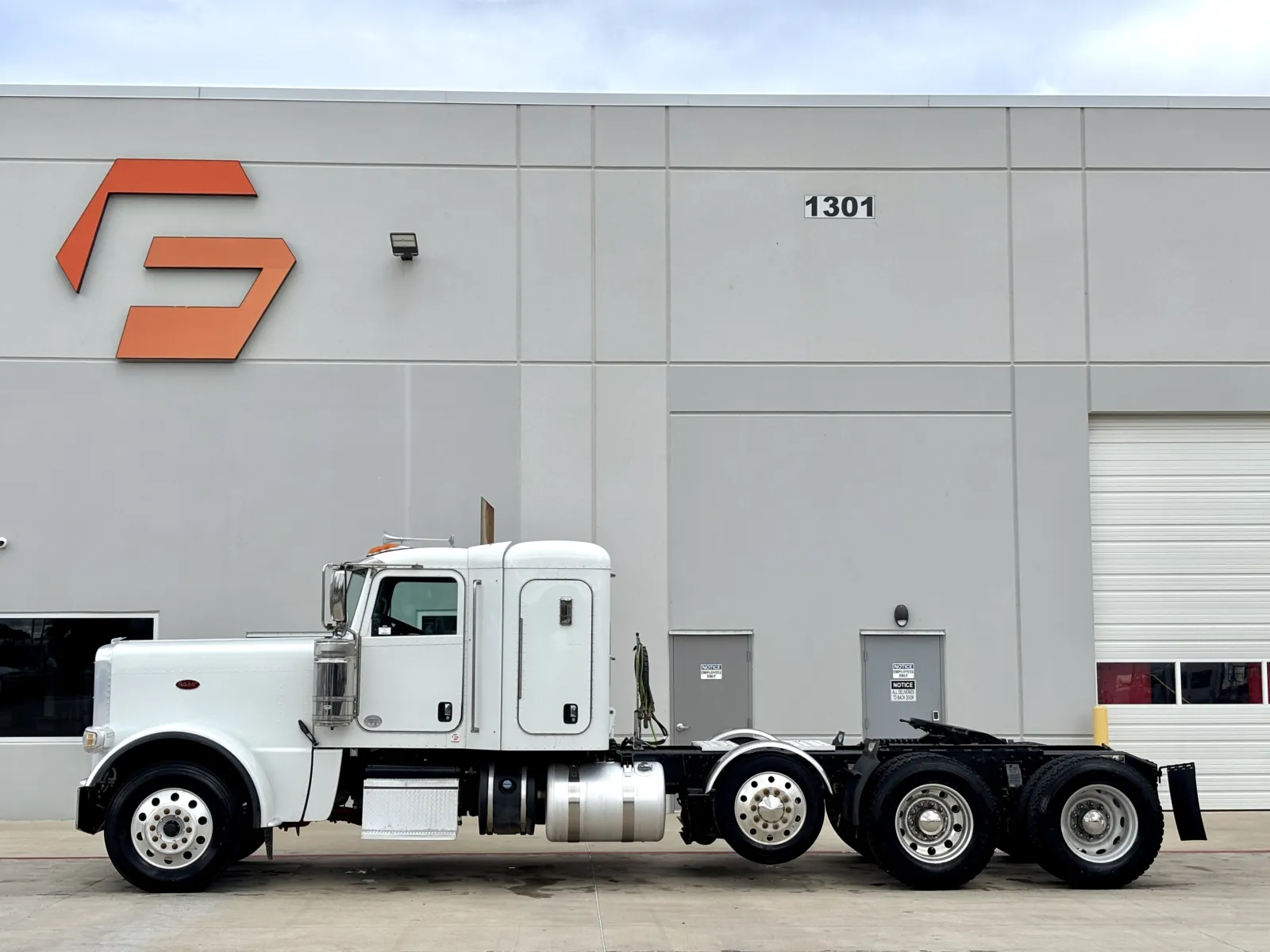 2020 Peterbilt 389 — photo 4