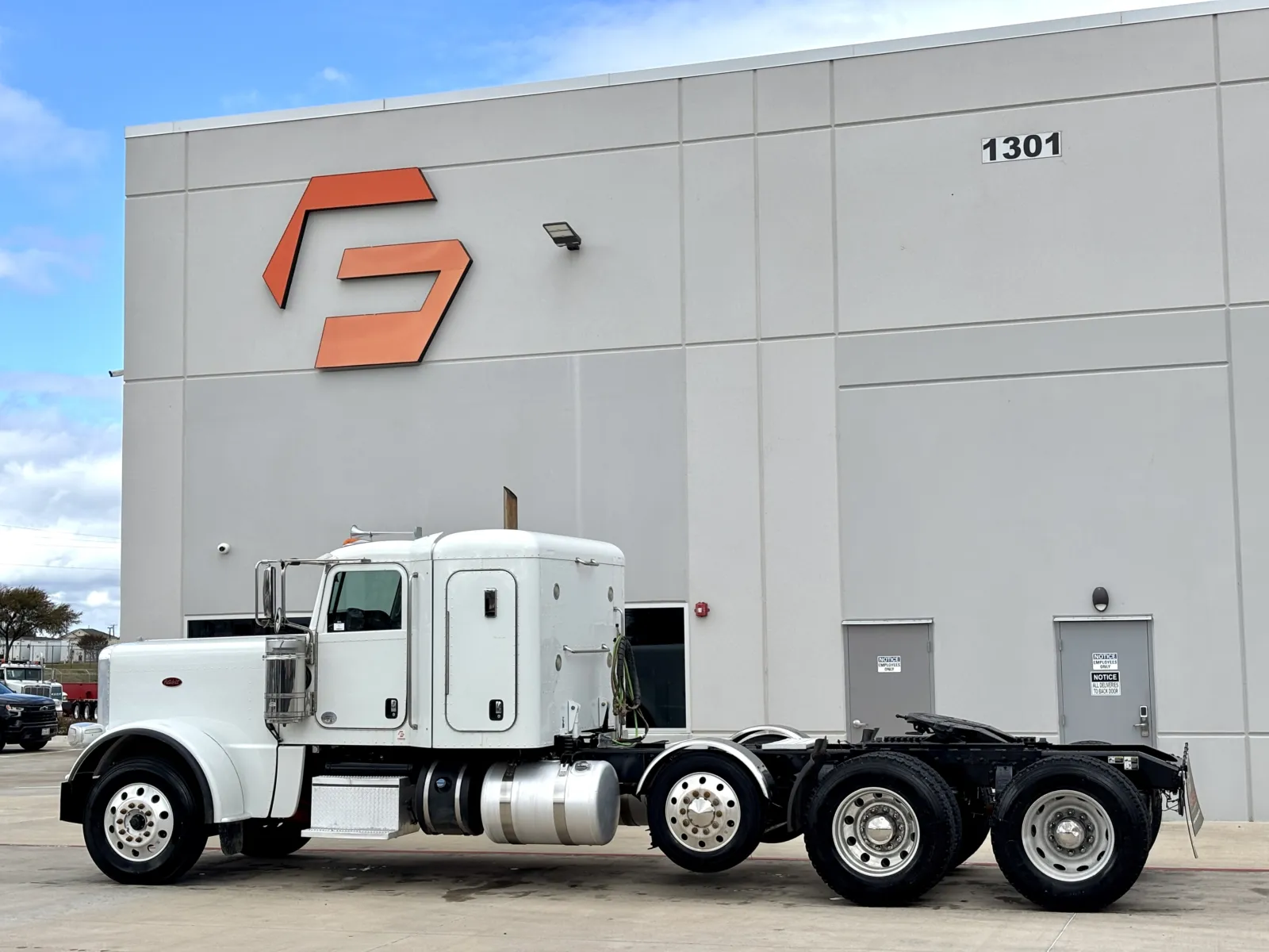 2020 Peterbilt 389 — photo 6