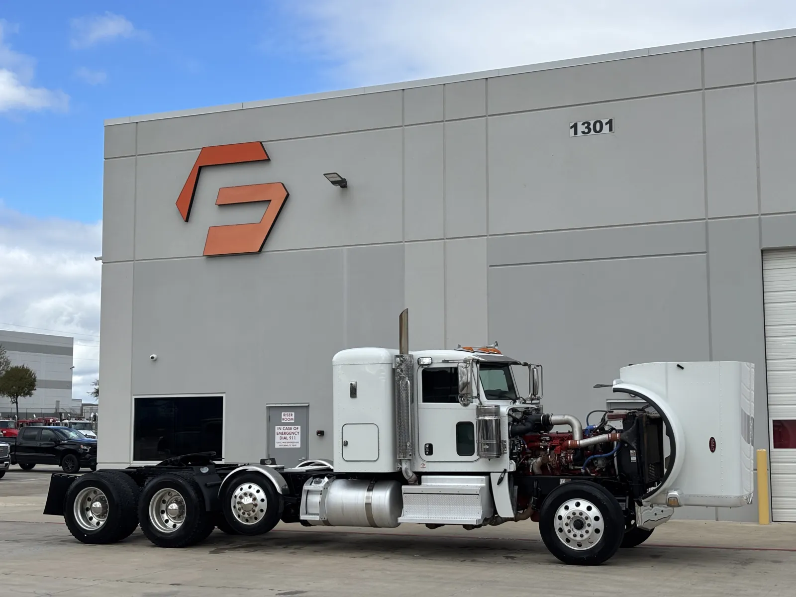 2020 Peterbilt 389 — photo 9