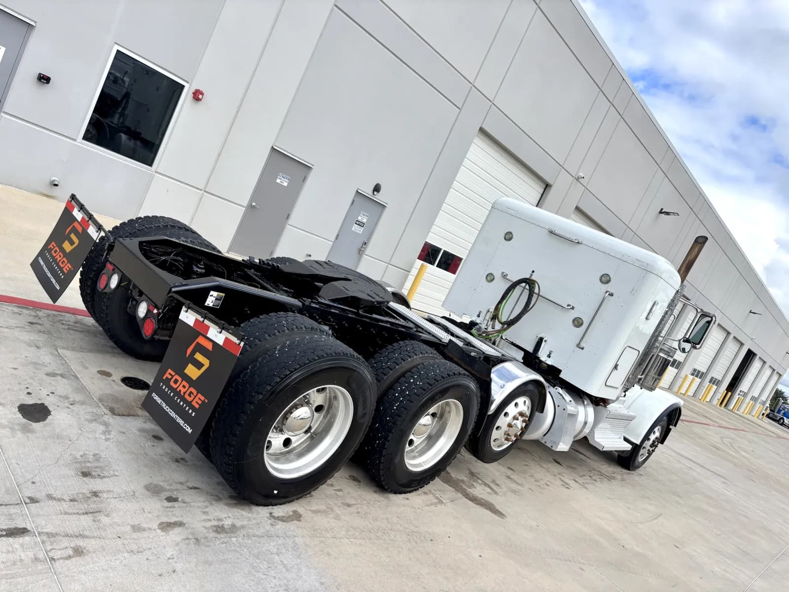 2020 Peterbilt 389 — photo 11