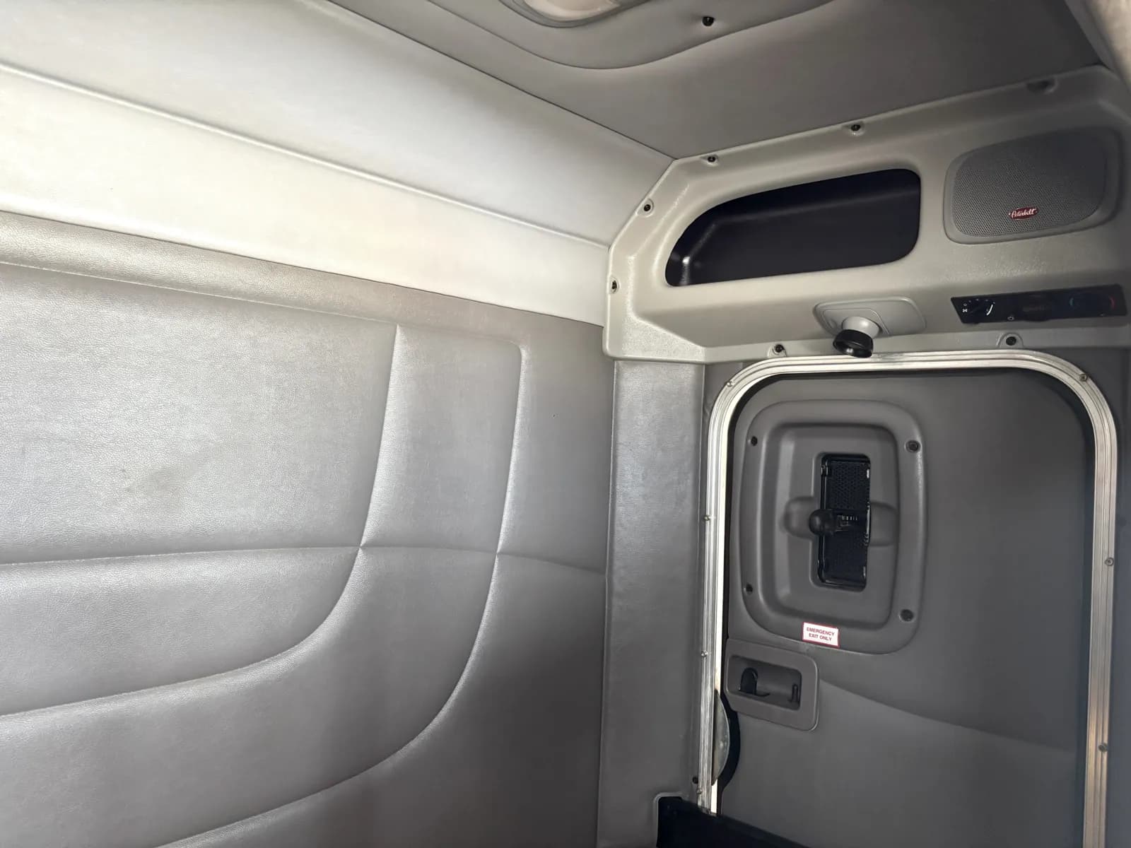 2020 Peterbilt 389 — photo 24