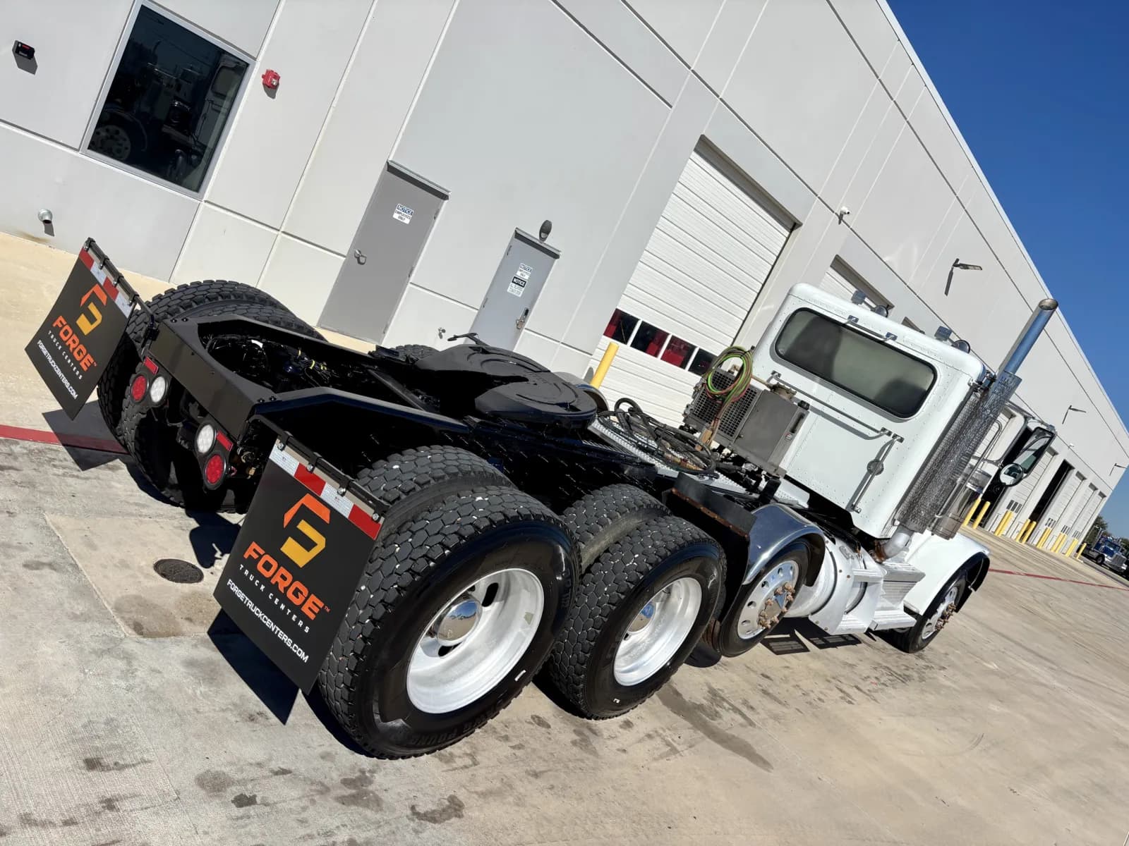 2020 Peterbilt 389 — photo 11