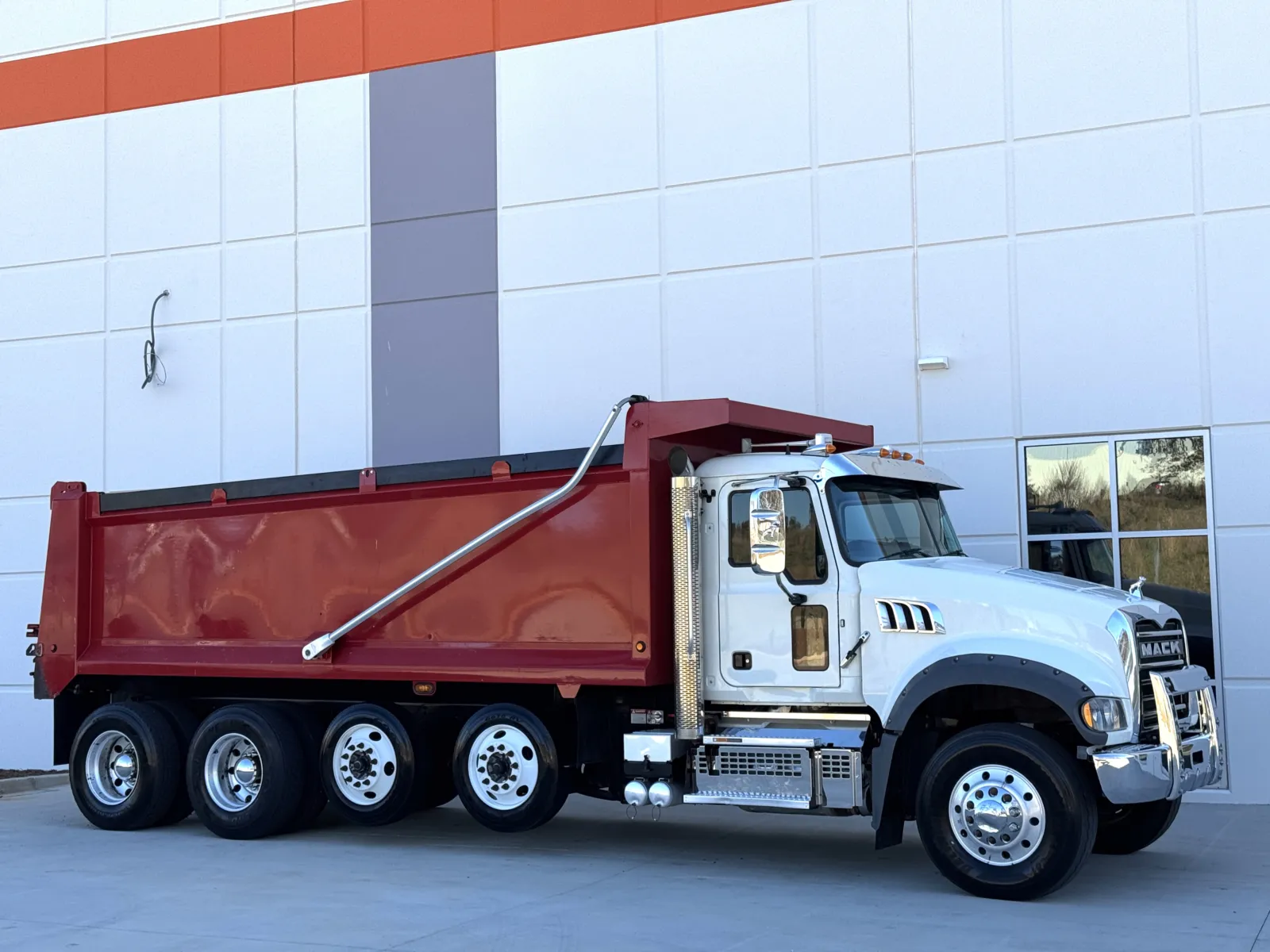 2022 Mack Granite — photo 2