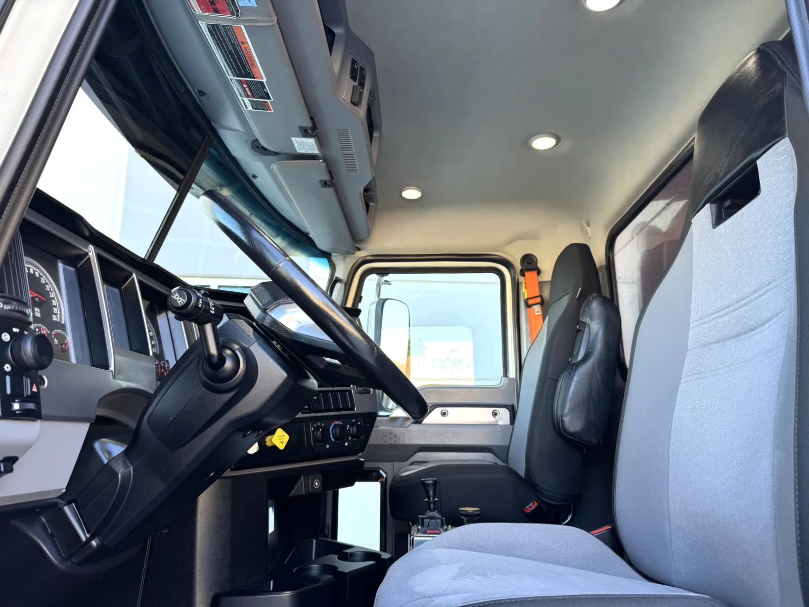 2022 Mack Granite — photo 15