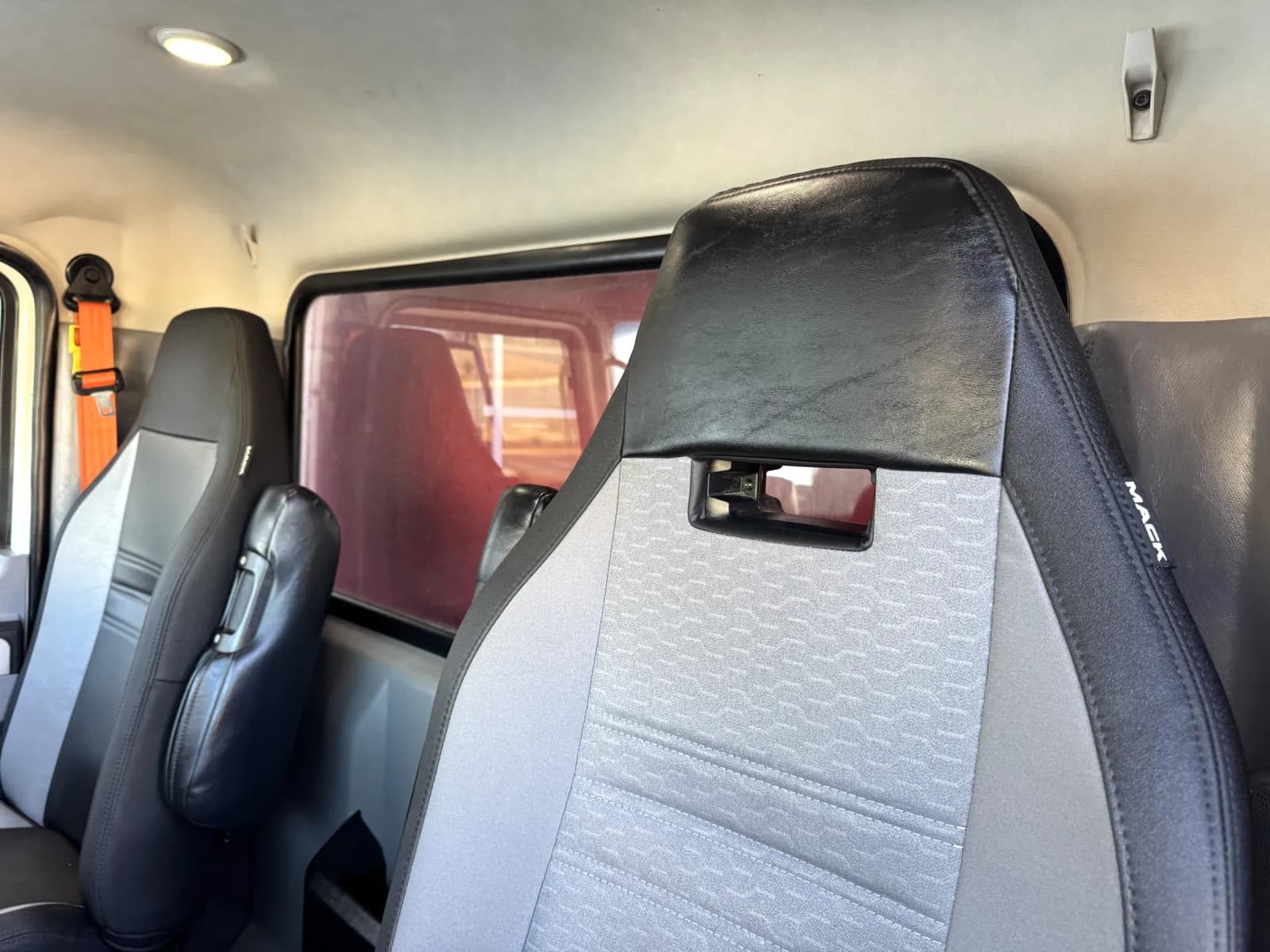 2022 Mack Granite — photo 21