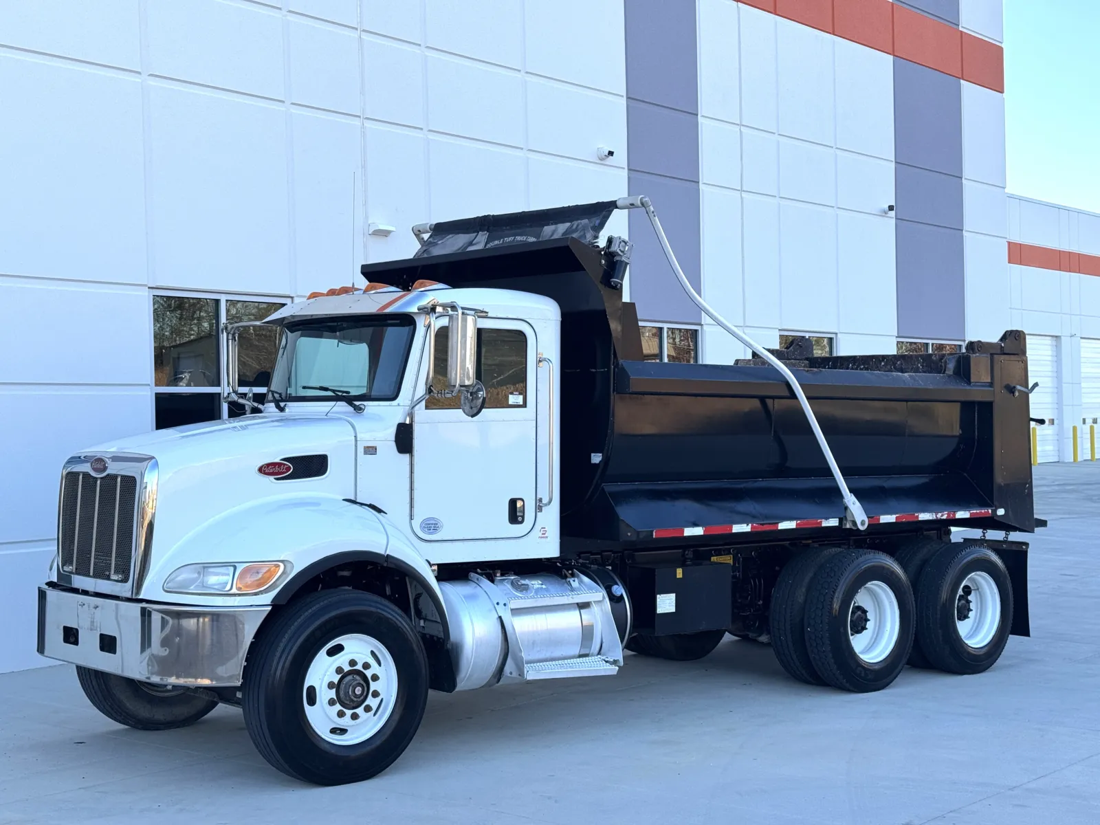 2018 Peterbilt 348 — photo 3