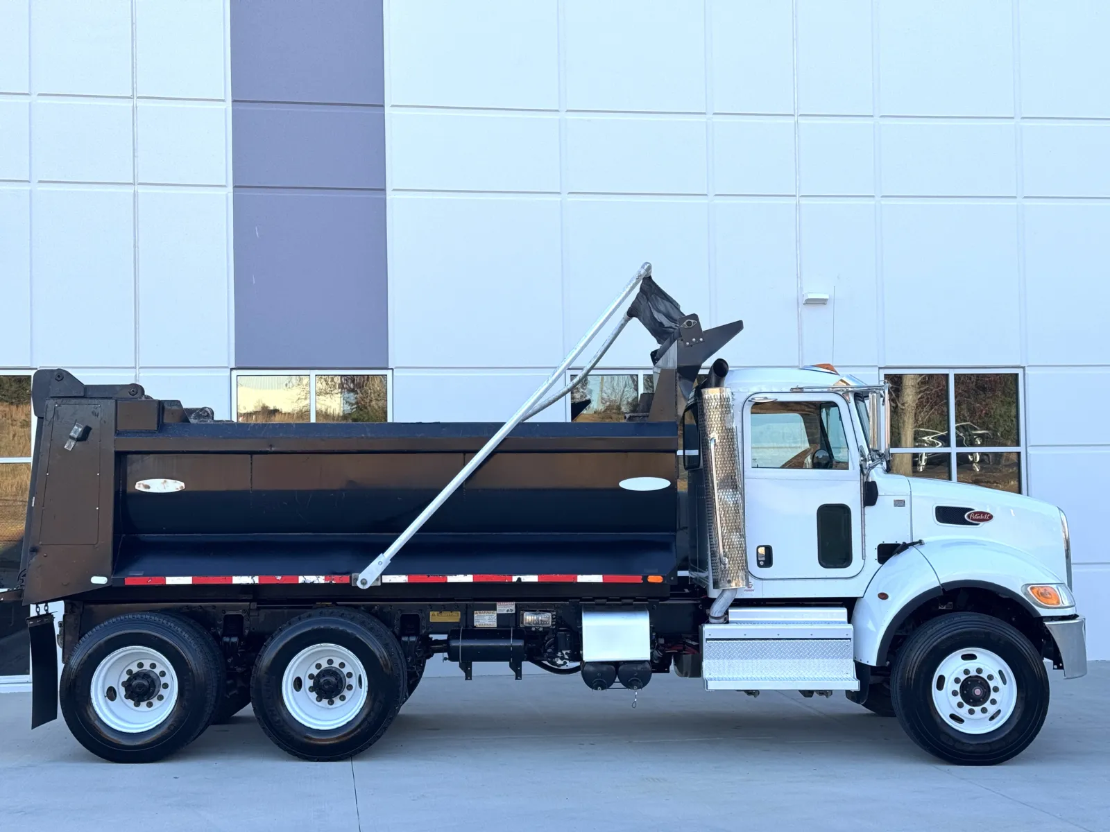 2018 Peterbilt 348 — photo 4