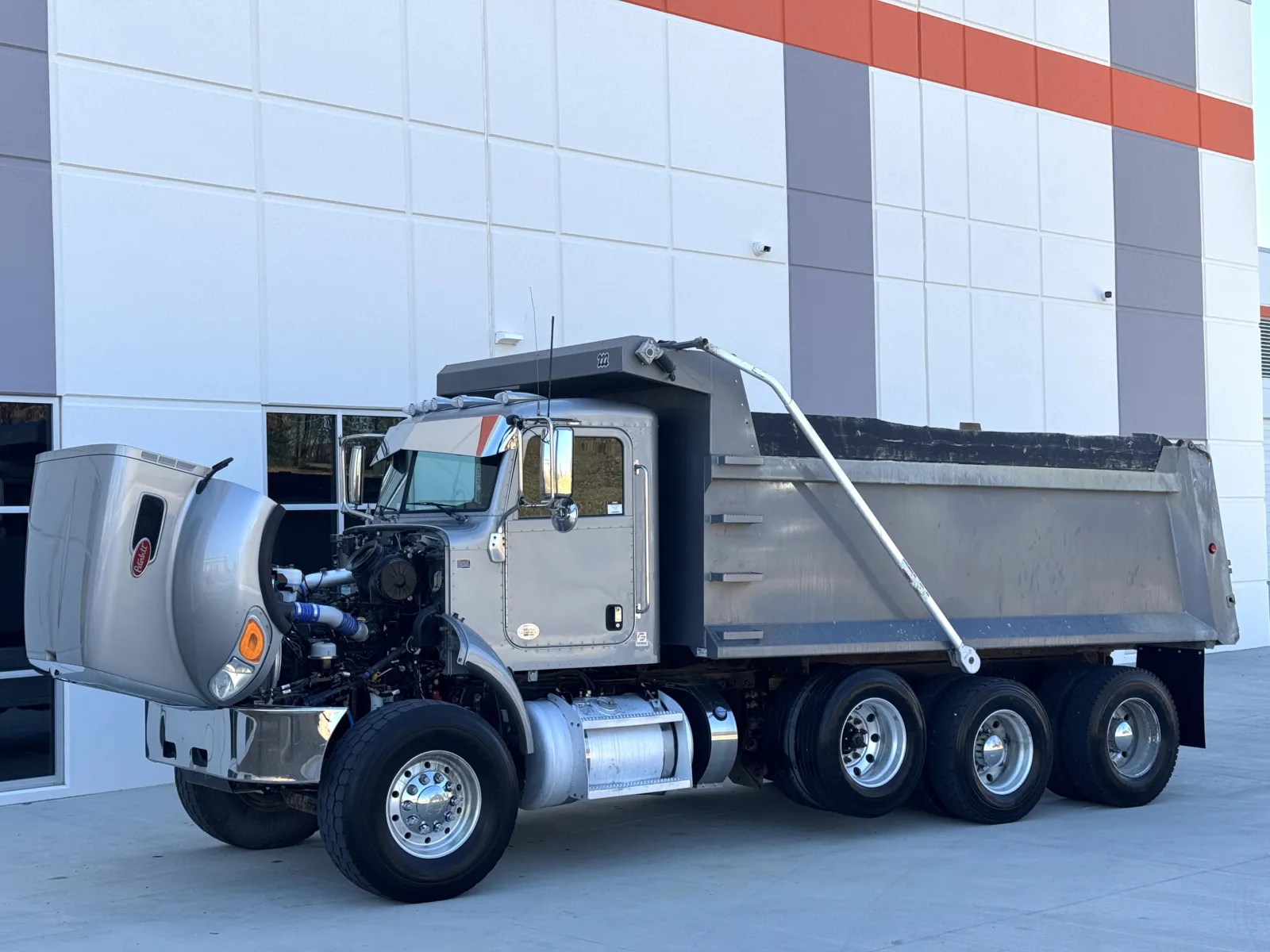 2021 Peterbilt 348 — photo 11