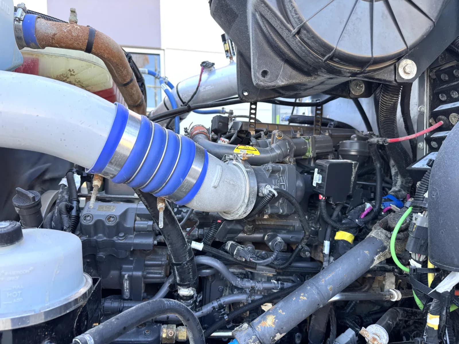 2021 Peterbilt 348 — photo 14