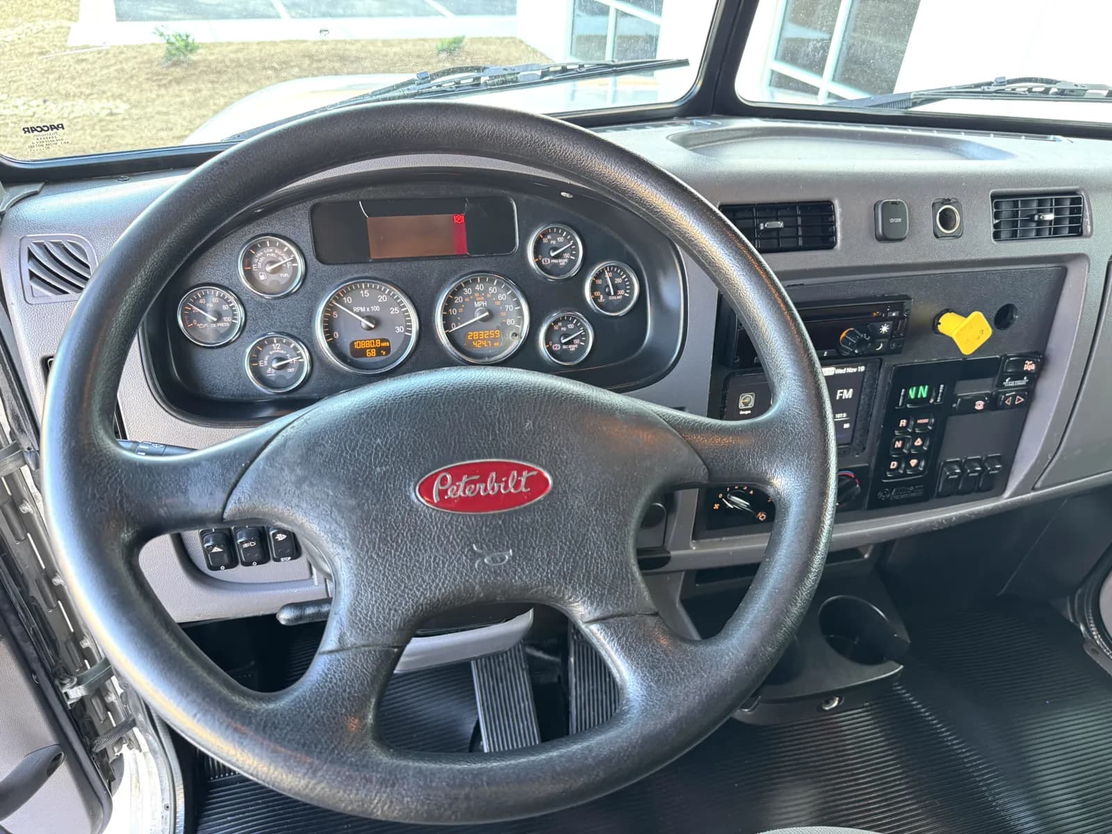 2021 Peterbilt 348 — photo 17