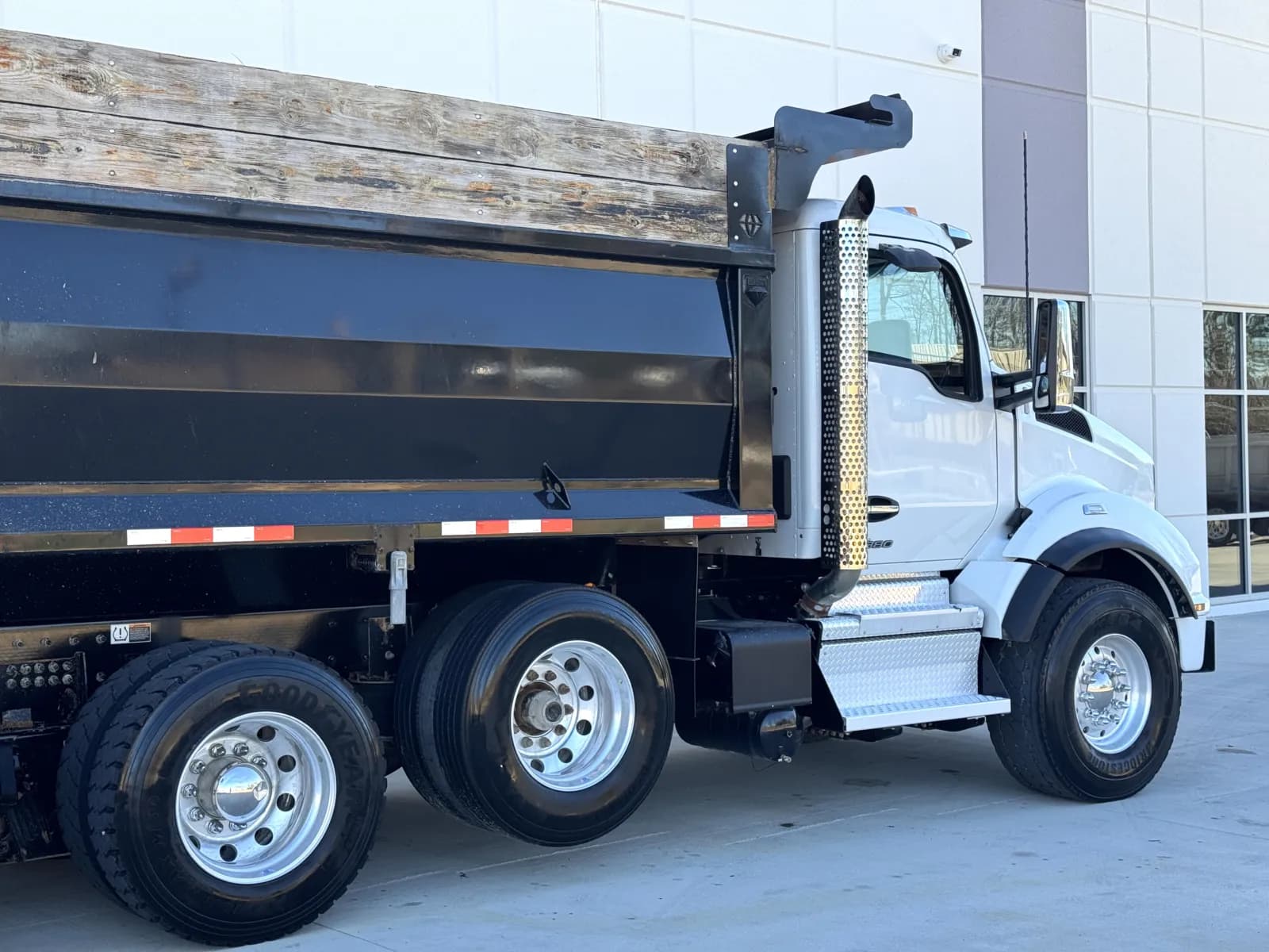 2023 Kenworth T880 — photo 8