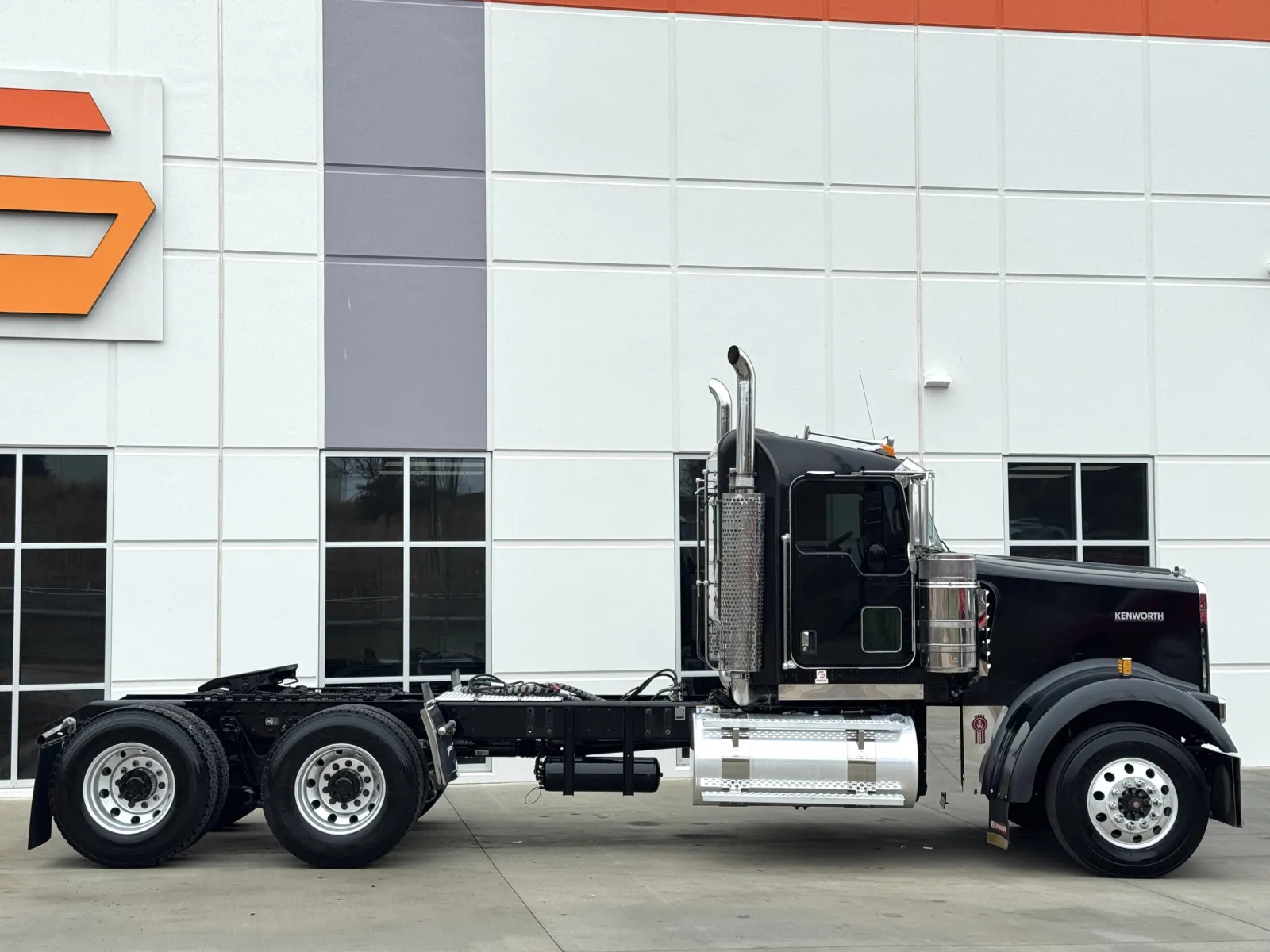 2023 Kenworth W900 — photo 3